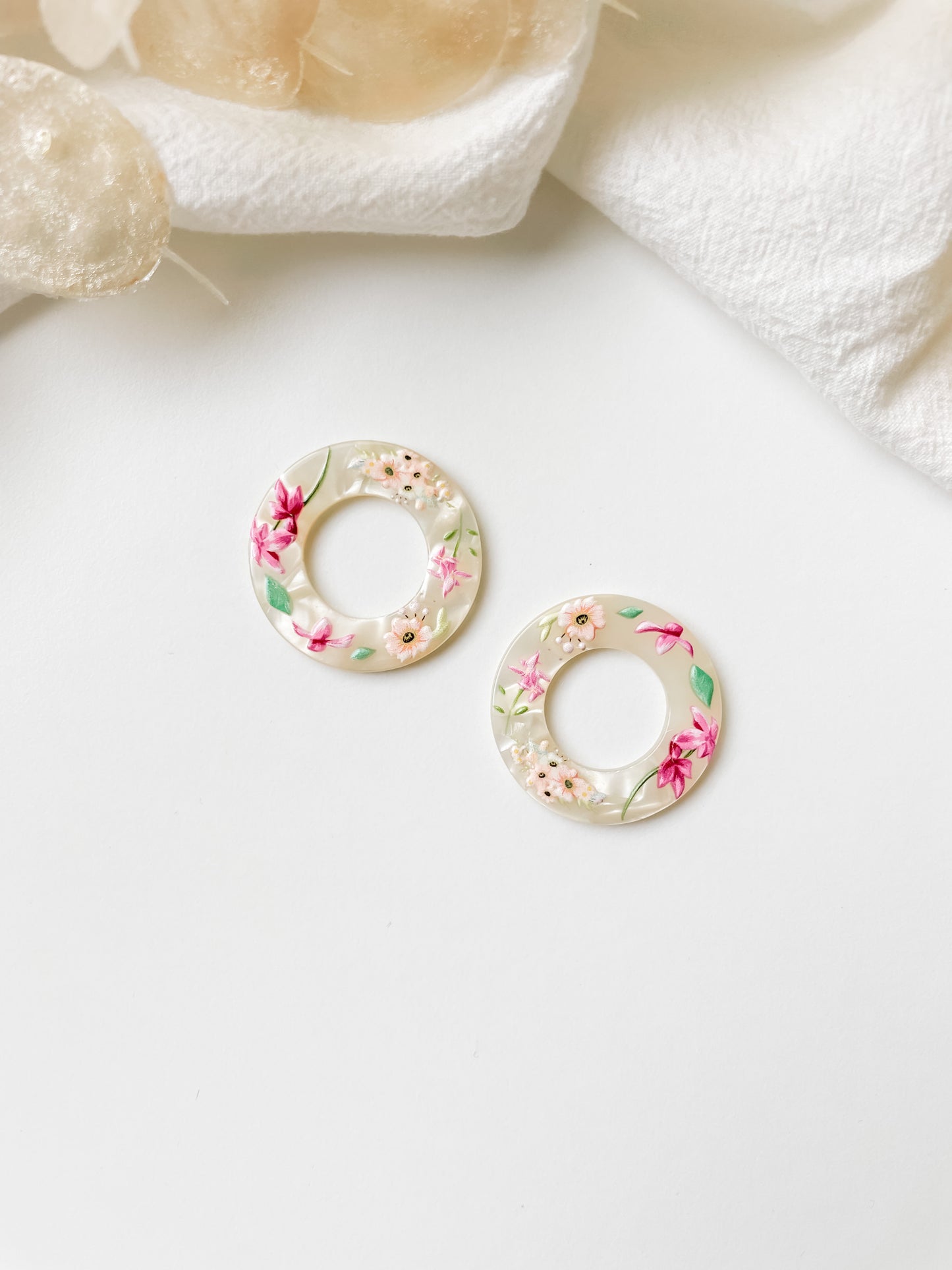 Pendant circle, no hole, 35x3mm, 1pc
