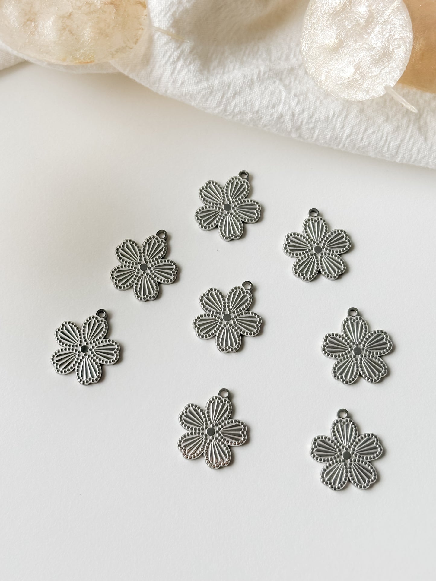 Hängsblomma 18x16x1mm, RST304, 1st