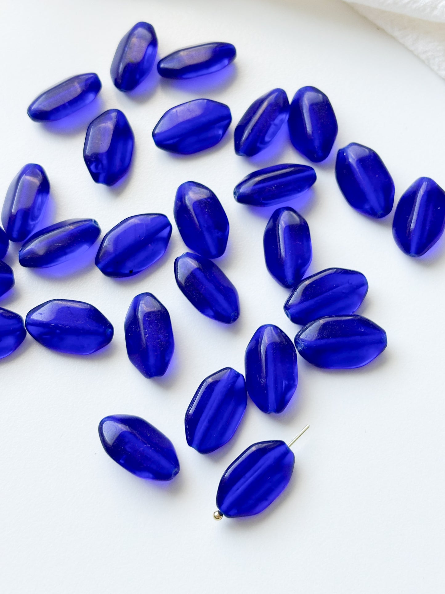 Glass bead 18x10mm, Czech glass bead, 6pcs
