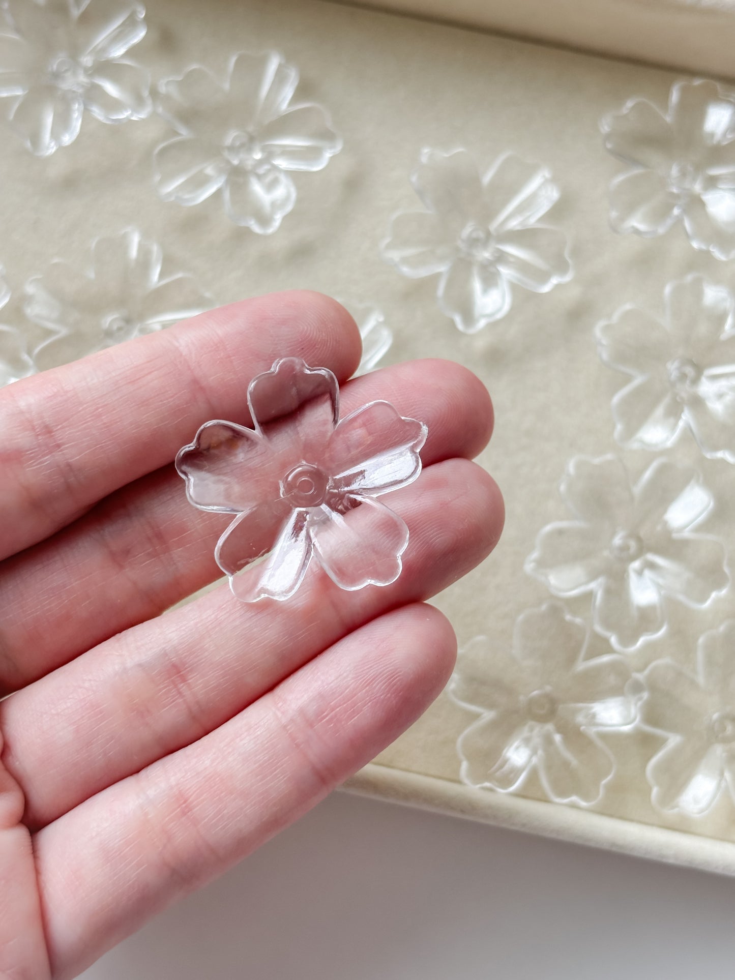 Pearl flower 29x6mm, transparent, 6pcs