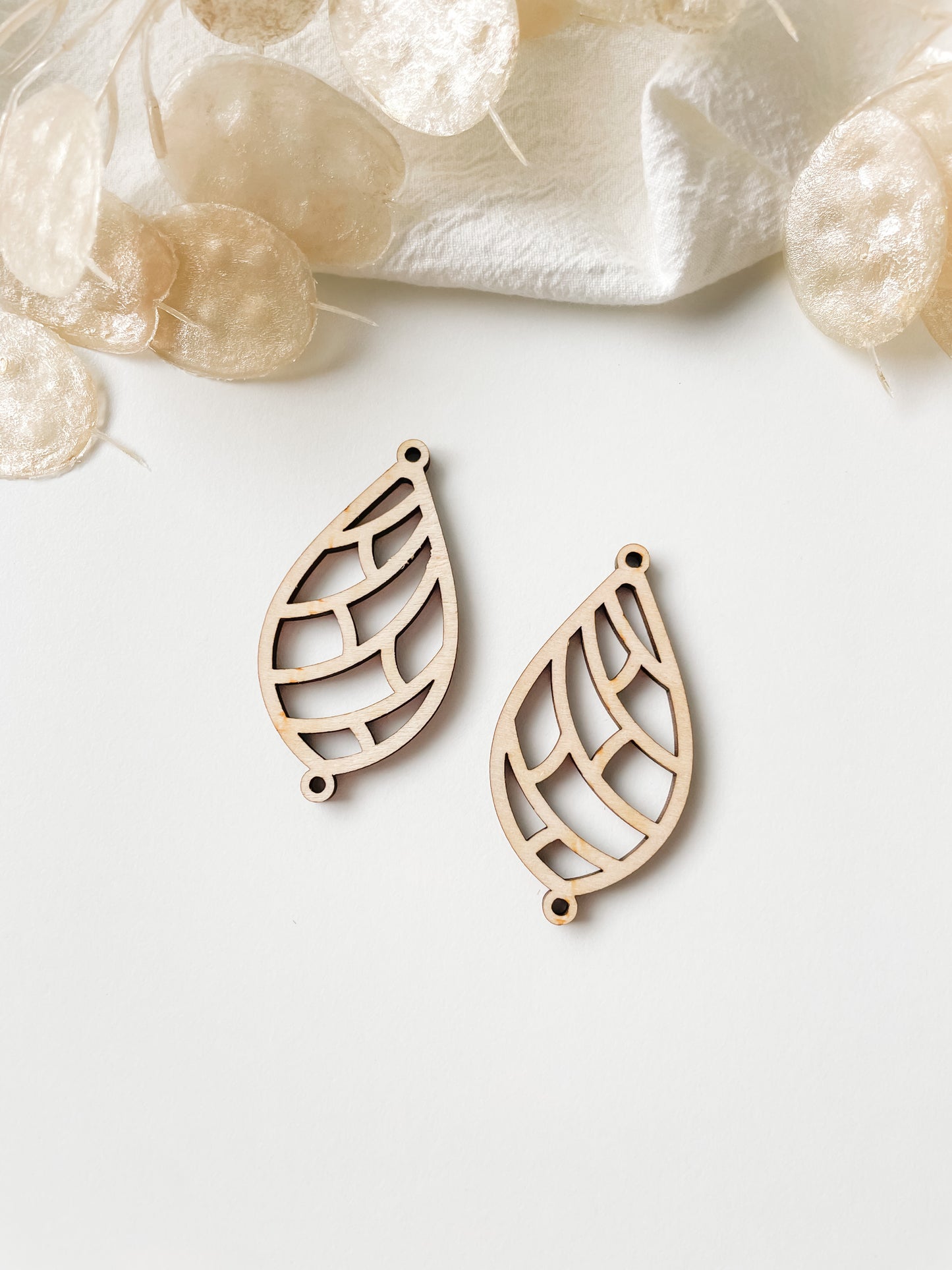 Pendant drop 40mm, birch plywood, 1 pair, m122