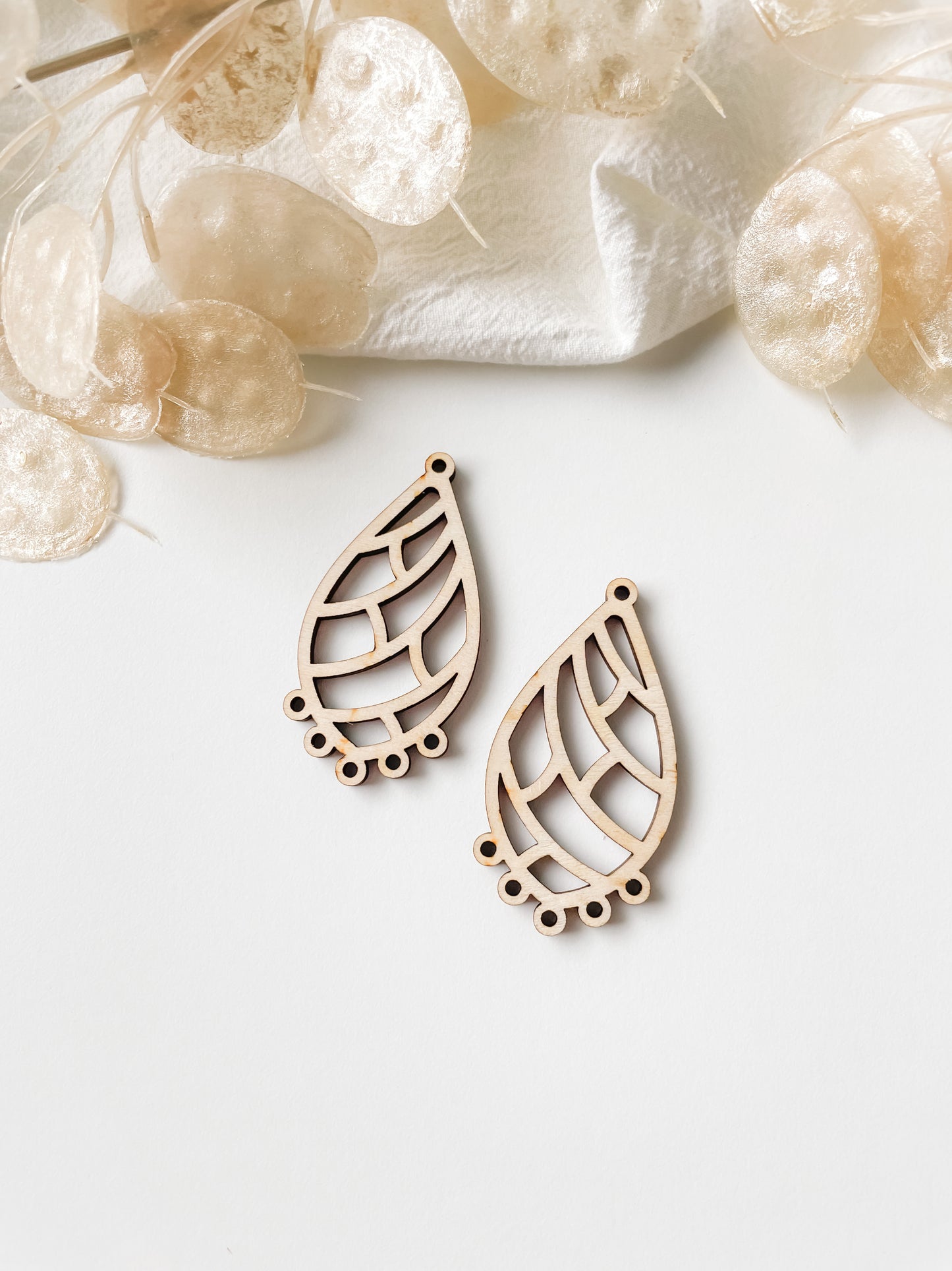 Pendant drop birch plywood 40mm, 1 pair, m124