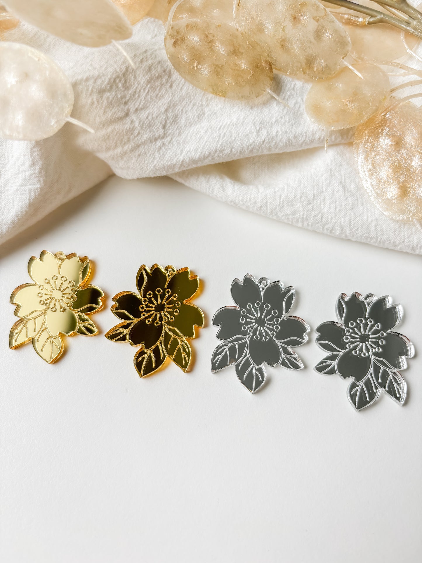 Pendant flower 35x30mm, 1 pair