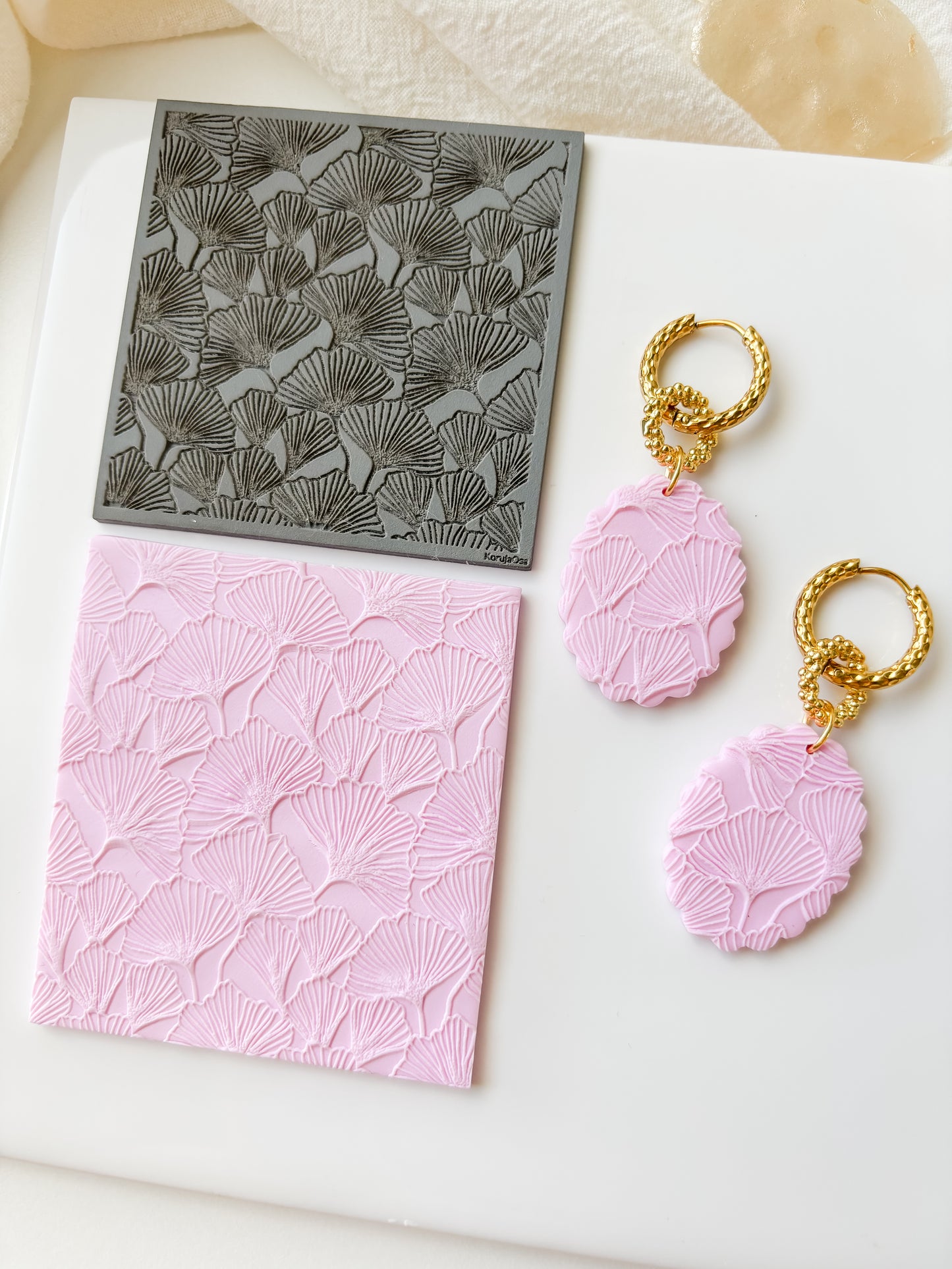 Texturerad matta ginkgo blad 59mm