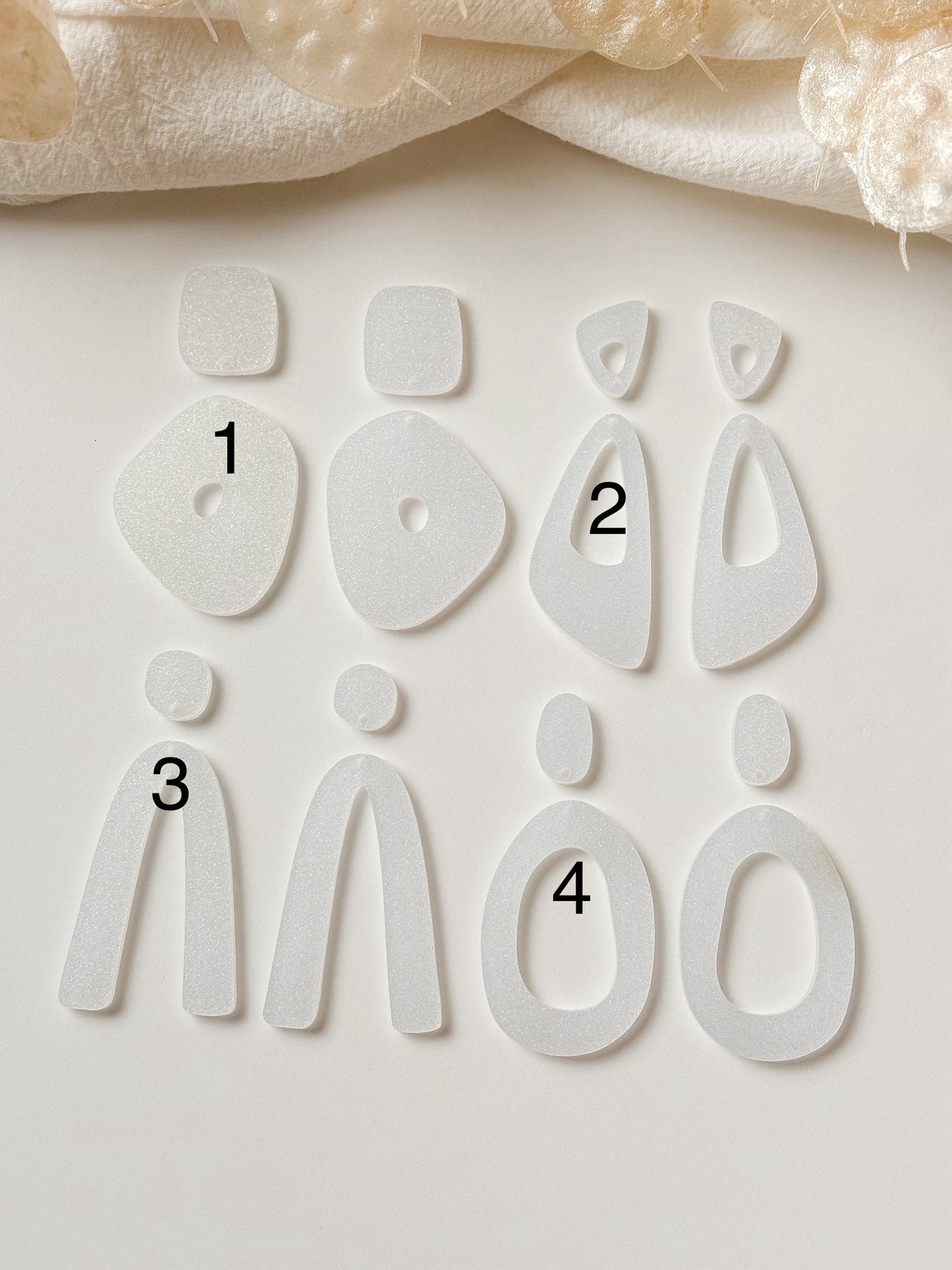 Pendant set, pearlescent, 1 pair