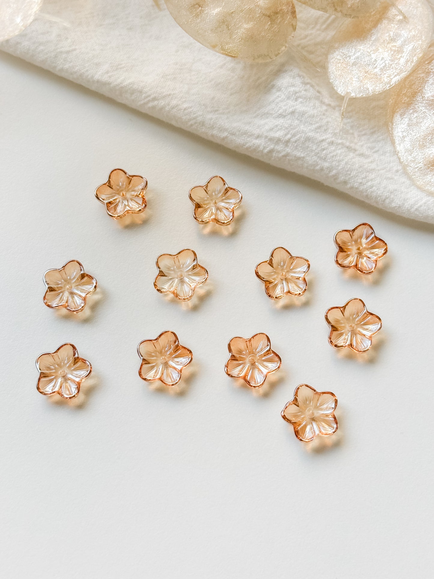 Glass bead 13.5x13.5x3.5mm, 6 pcs