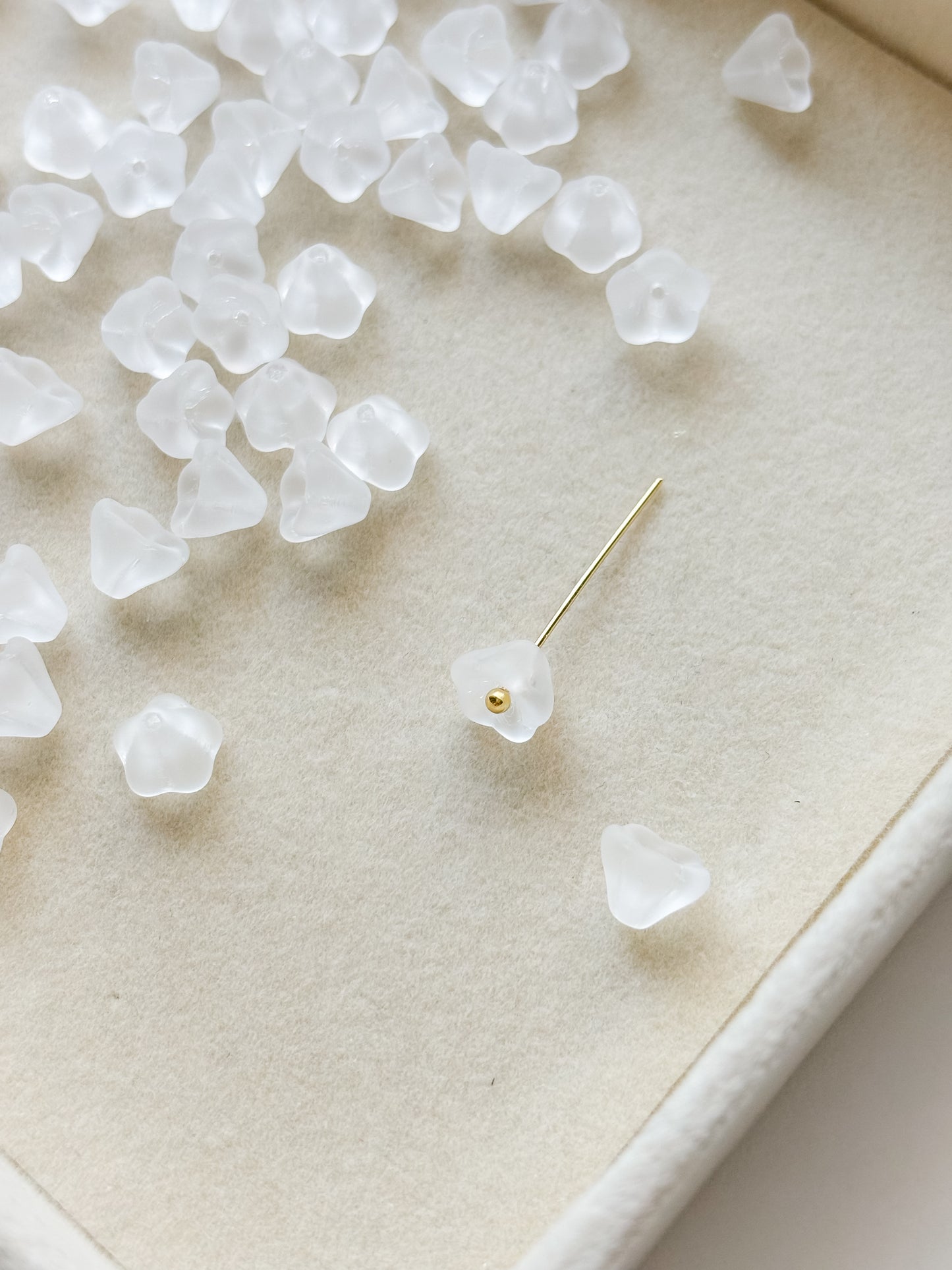 Glass bead flower 6x8mm, Czech glass bead
