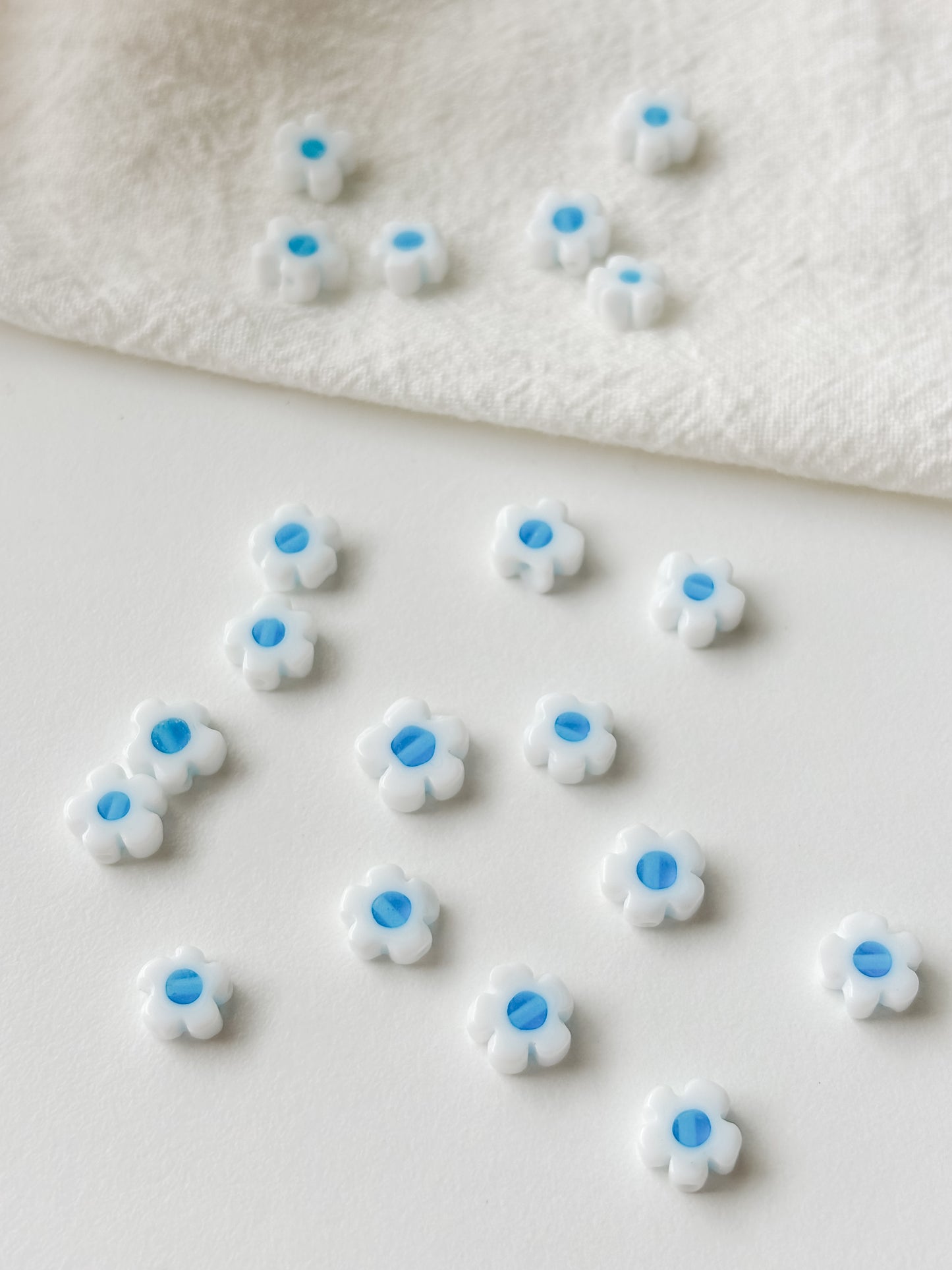 Glass bead, 6.4~9x3.2mm, 6pcs