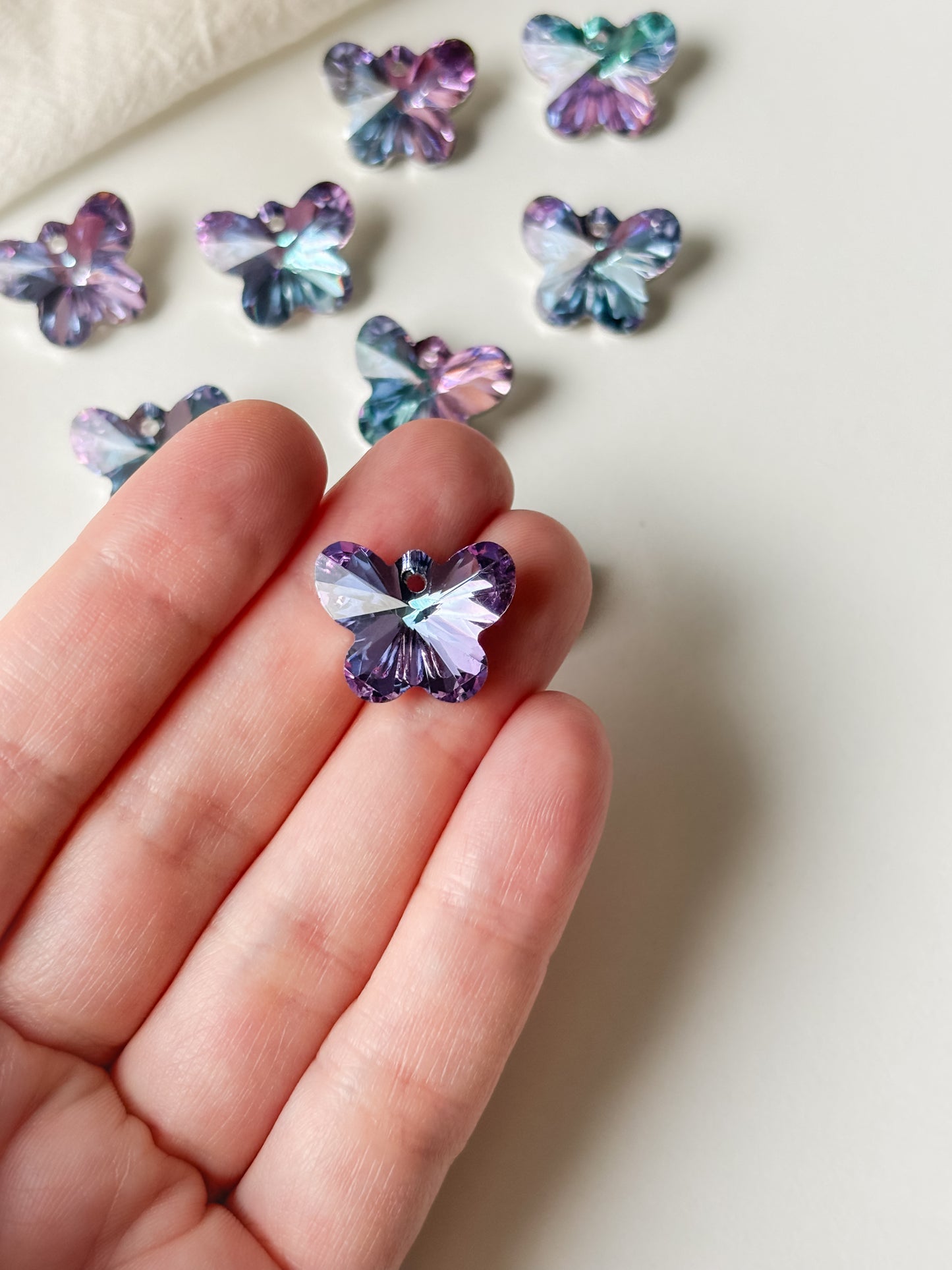 Glass pendant butterfly 14x17.5x9mm, 1pc