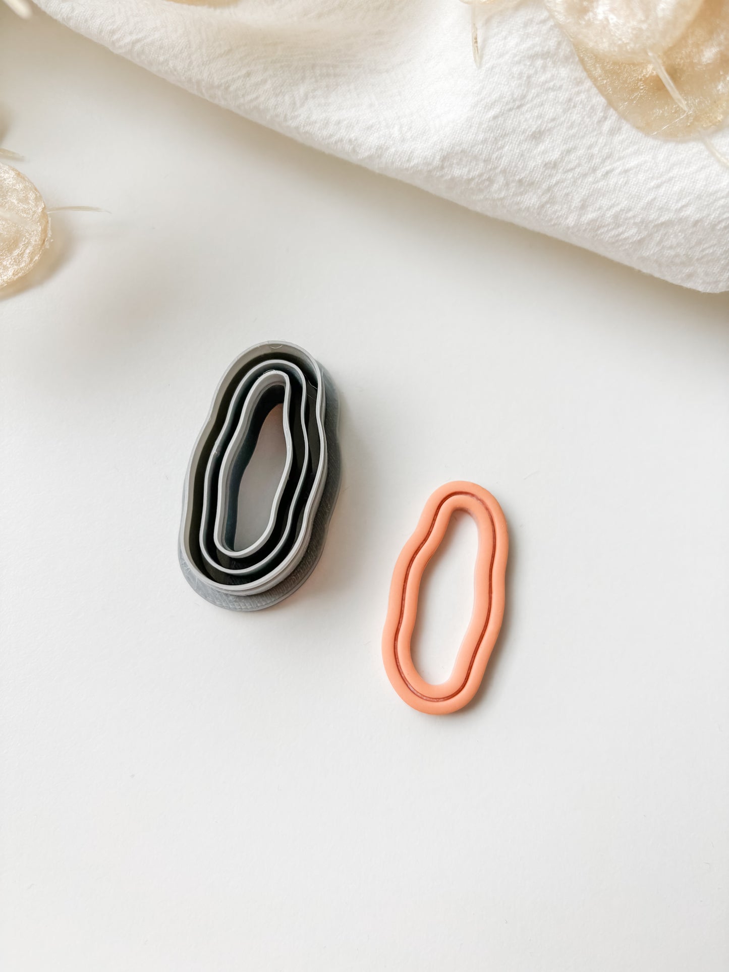 Oval mold, m576