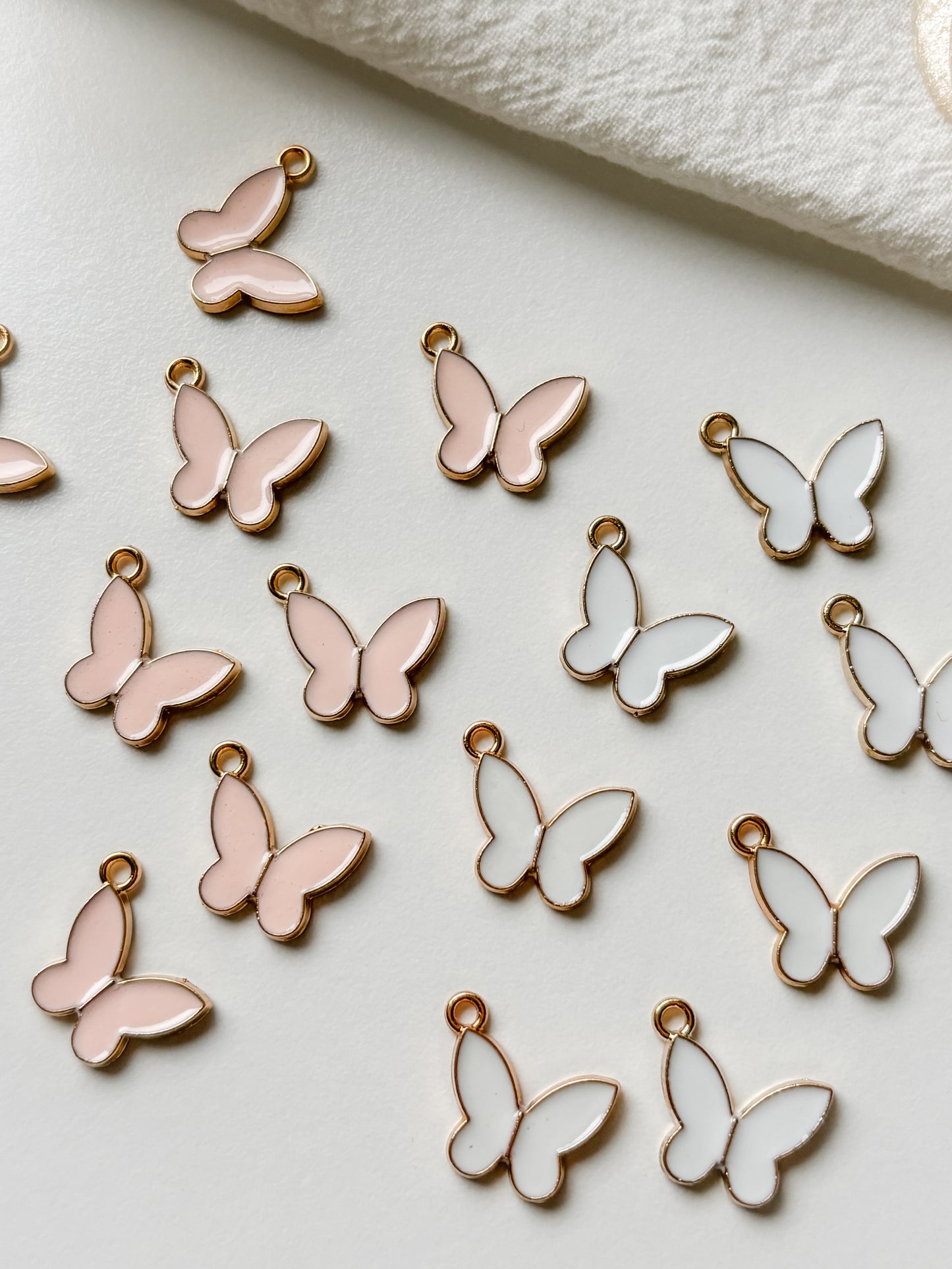 Butterfly pendant 14x16x2mm, 6pcs