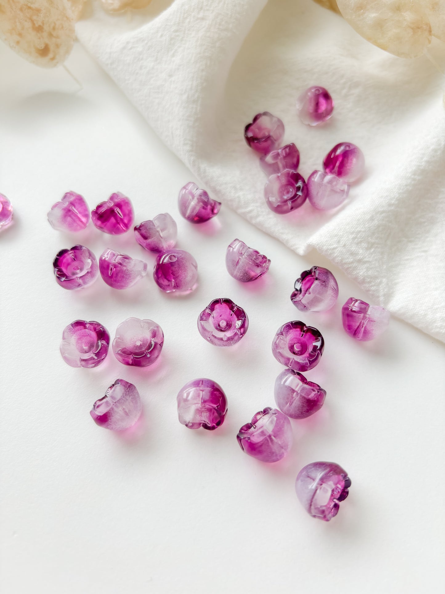 Glass bead flower 9x13x13mm, 6pcs