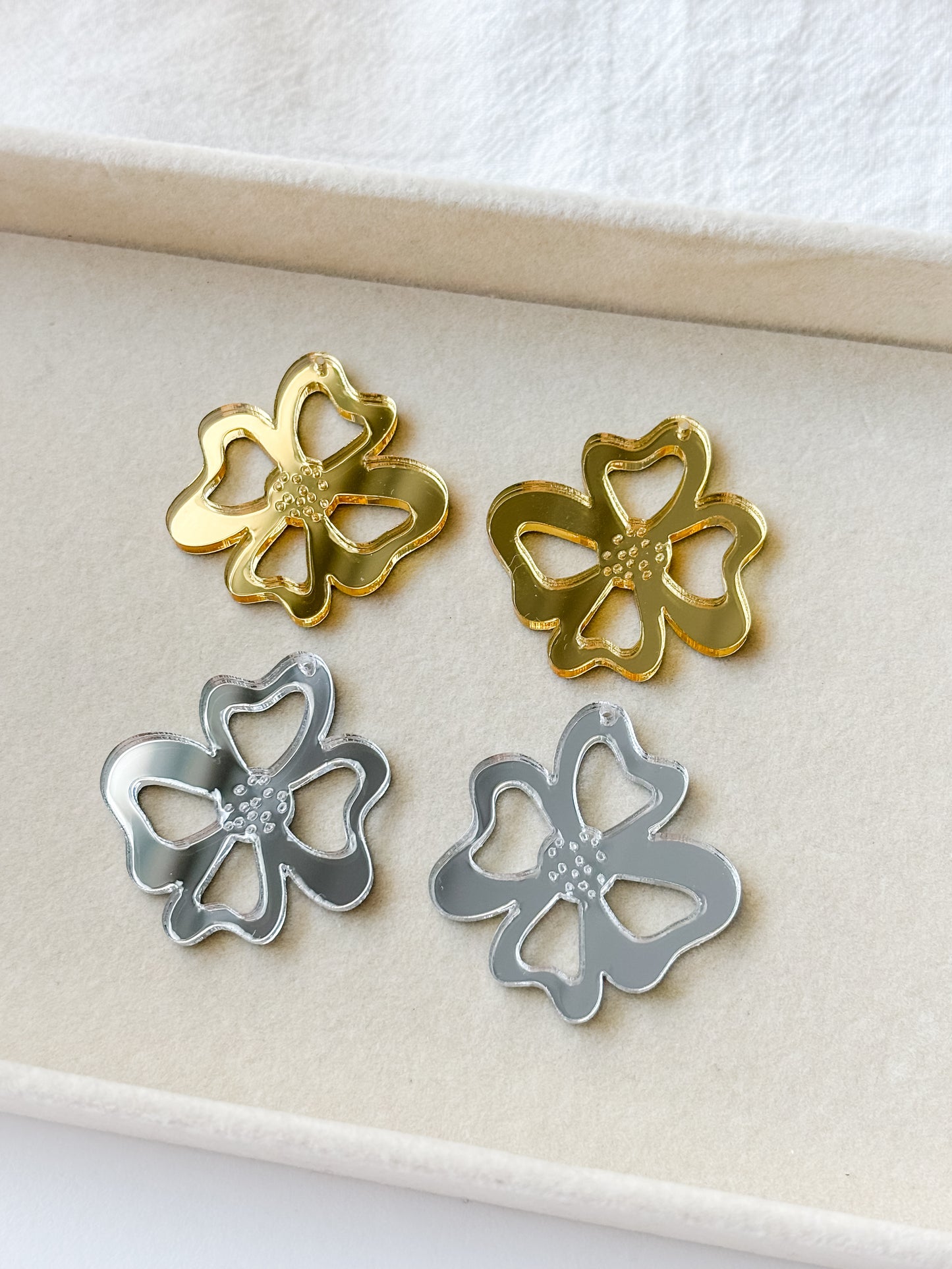 Pendant flower, 1 pair