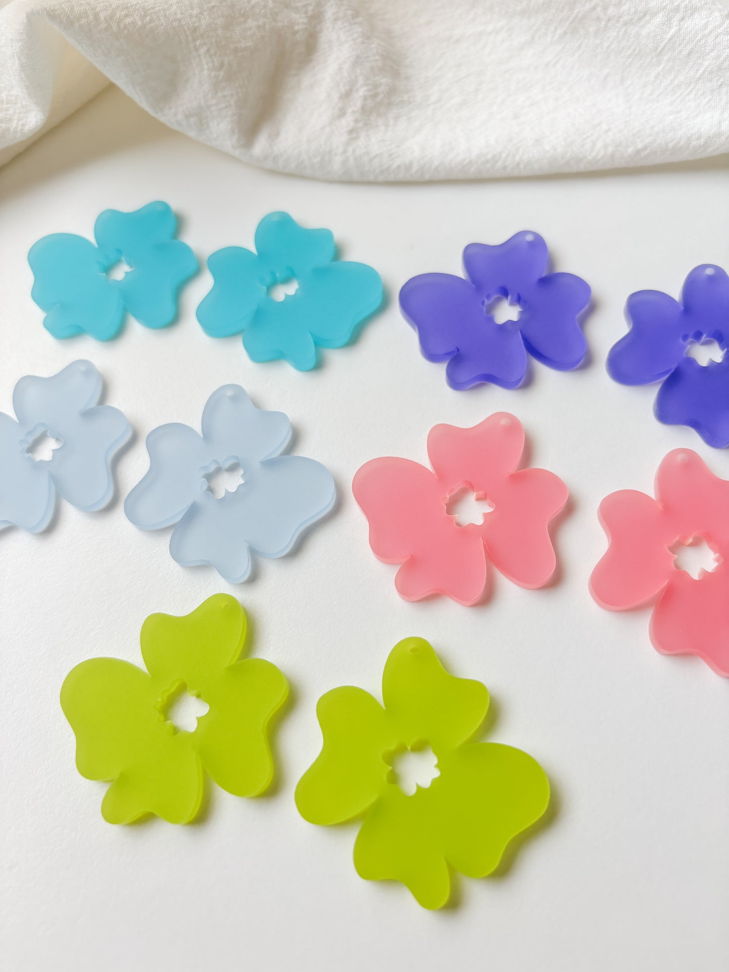 Pendant flower 40x39mm, 1 pair