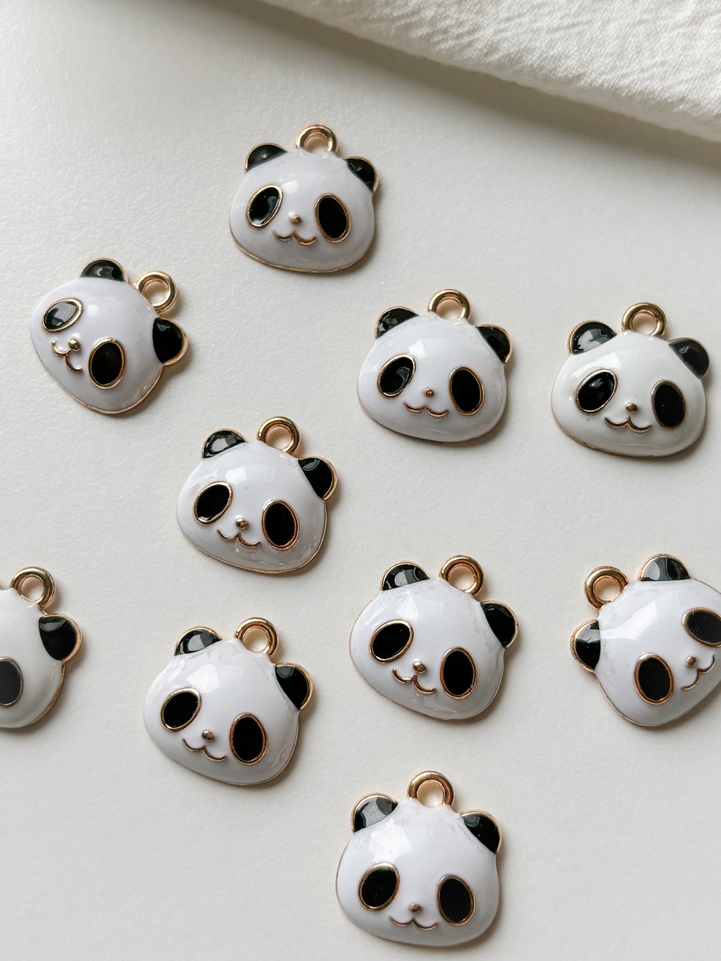 Pendant panda 17.5x17x6mm, 1pc