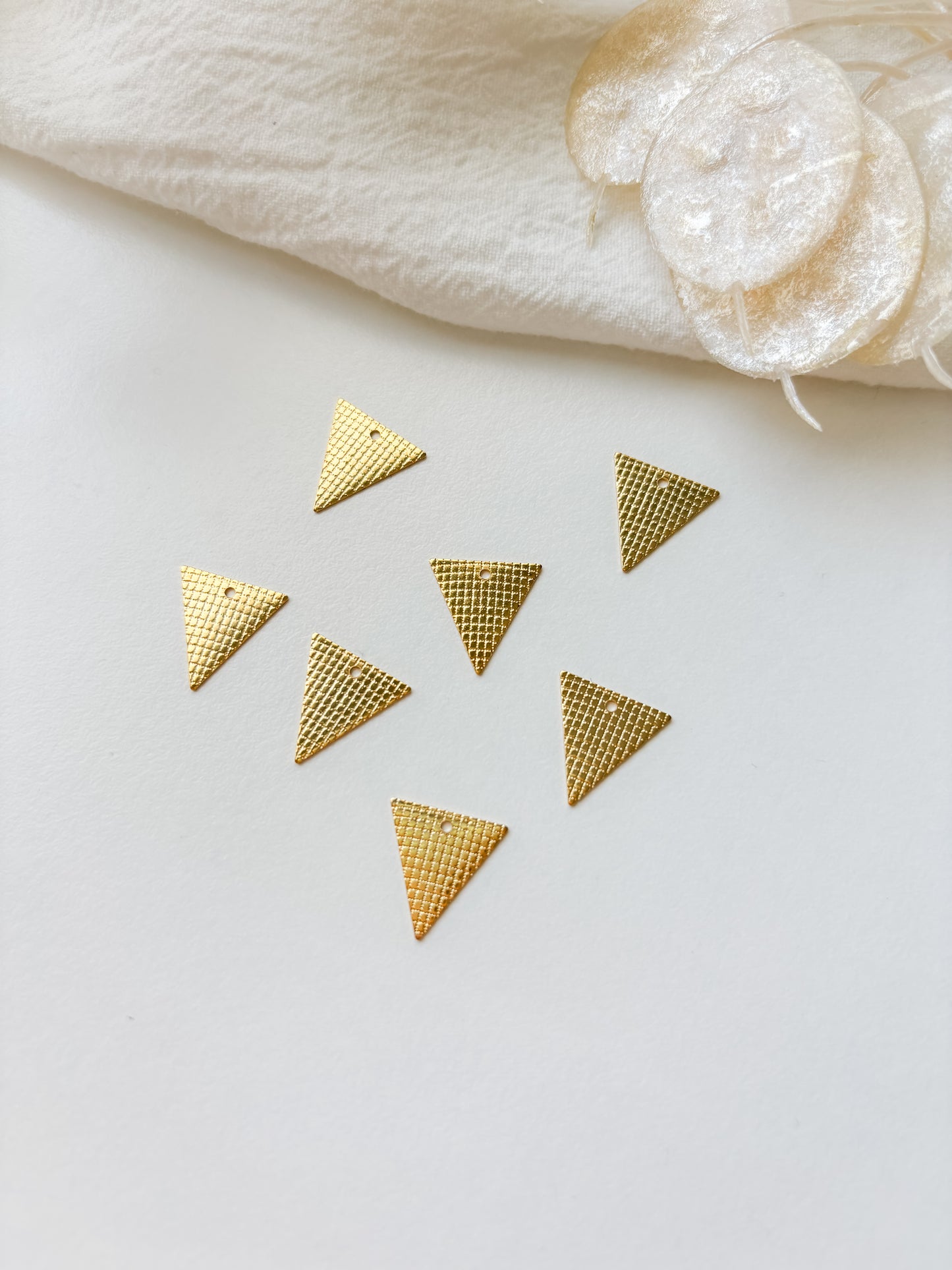 Pendant triangle RST304 13.5x13x0.2mm, 1pc