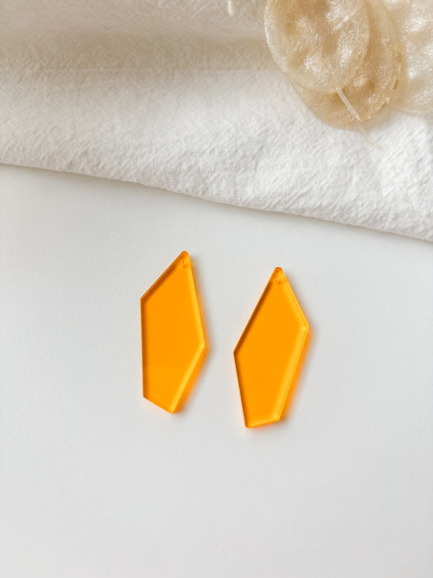 Pendant yellow transparent 40mm