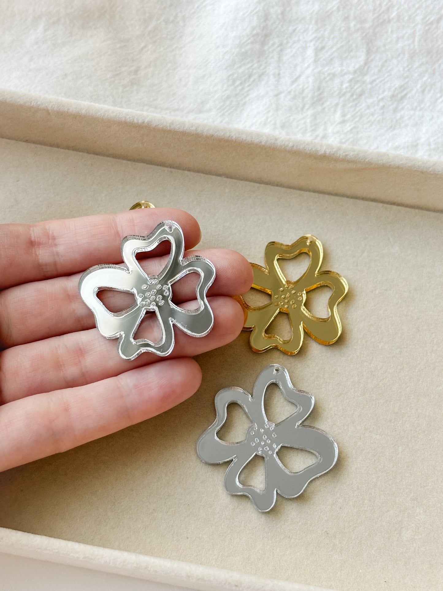 Pendant flower, 1 pair