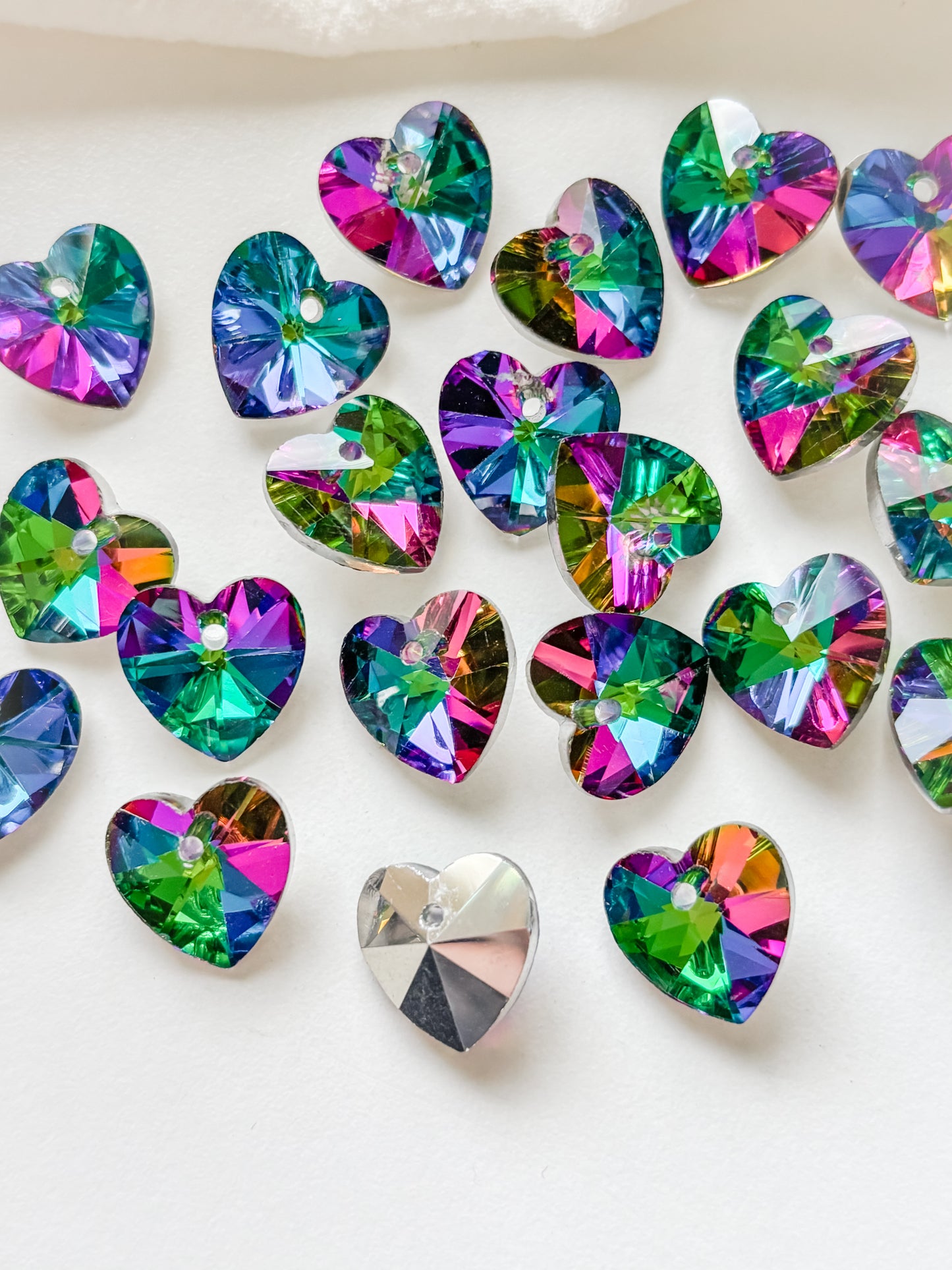 Glass pendant heart 14x8mm, 6pcs