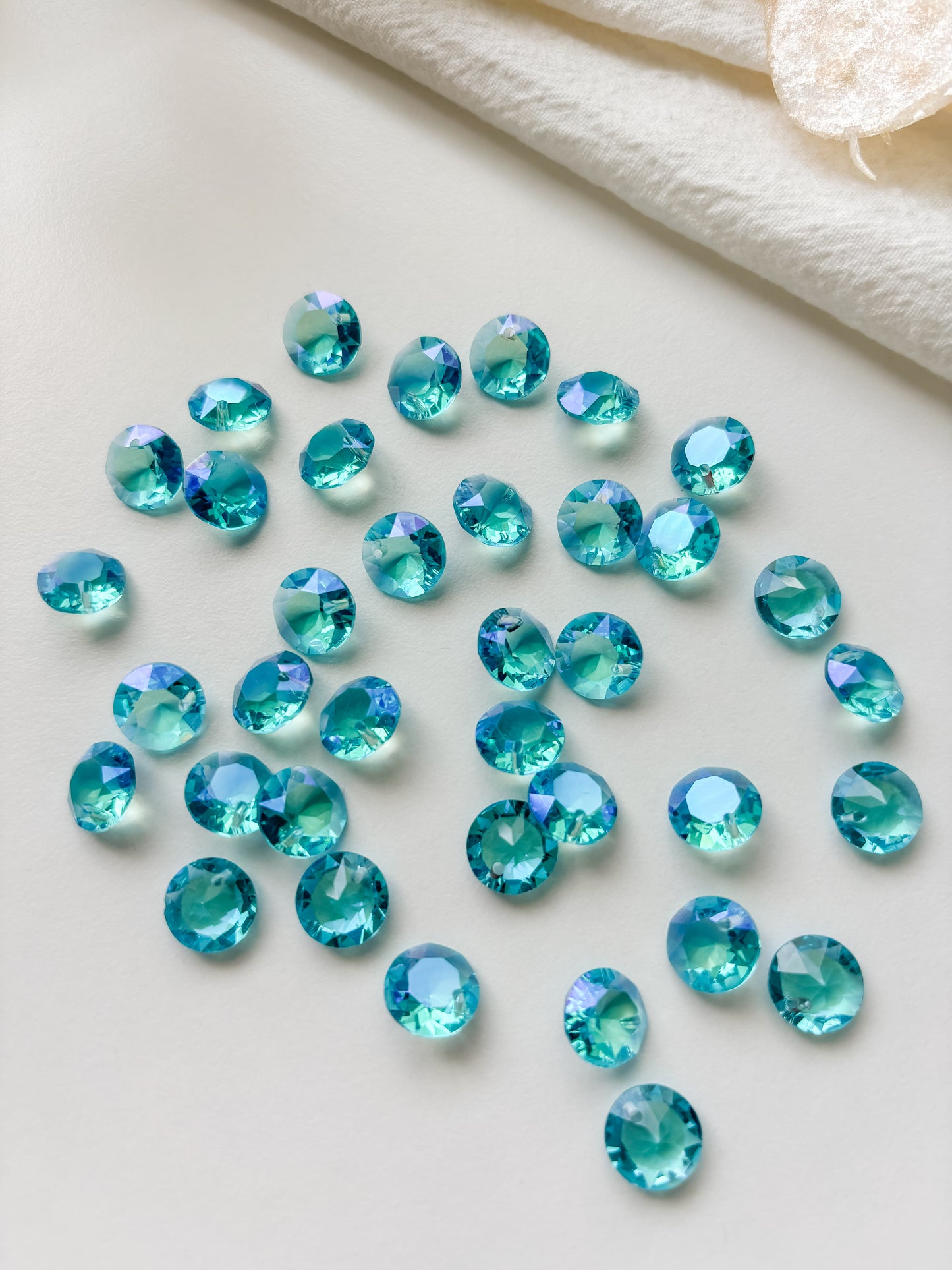 Glass pendant circle 10x5.3mm, 6pcs