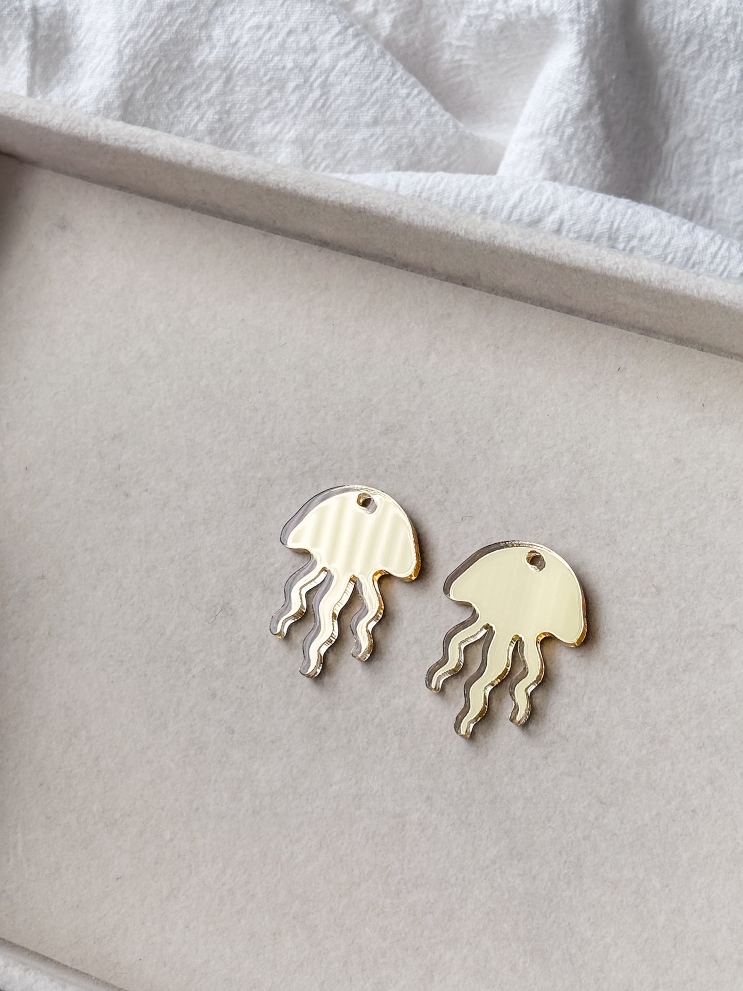 Riipus meduusa 30mm, 1pari (eri värejä)