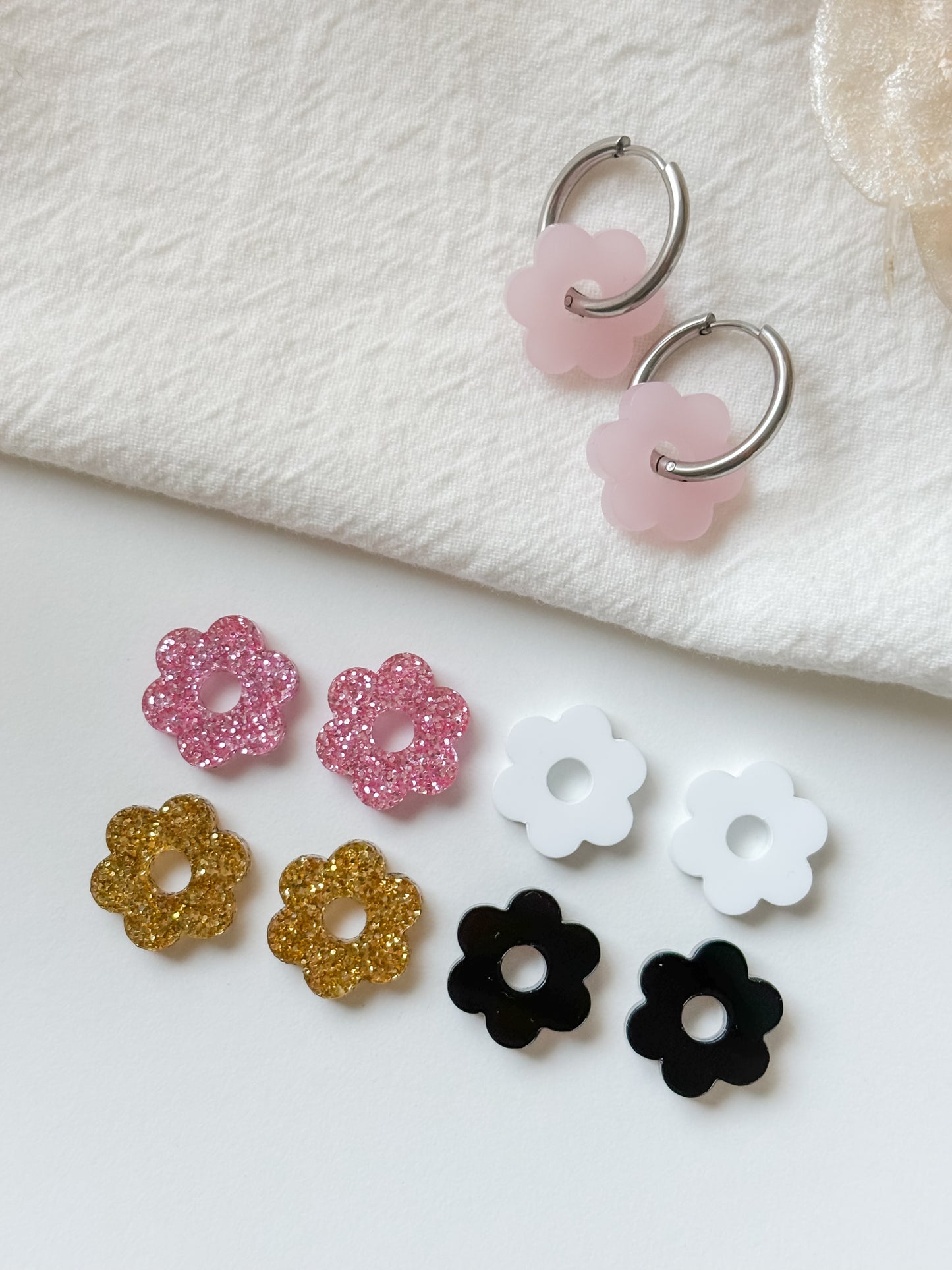 Pendant flower 16mm, 6pcs