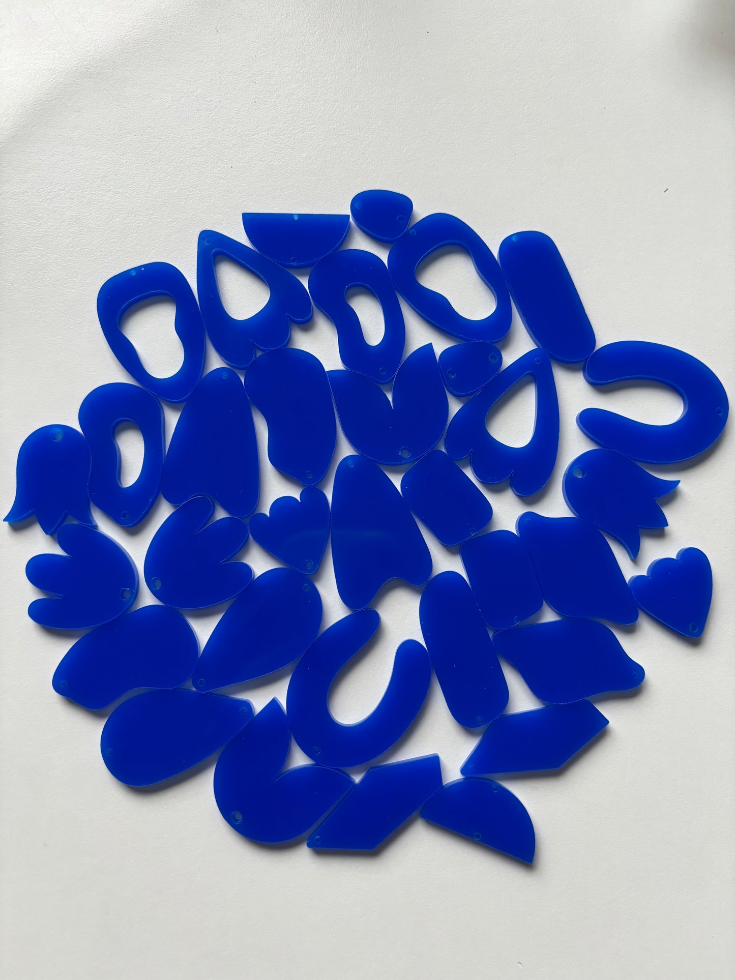 Akryyliriipukset, ilman suojakalvoa