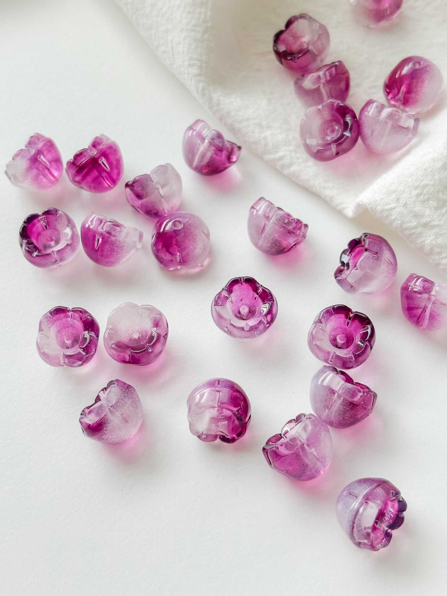 Glass bead flower 9x13x13mm, 6pcs