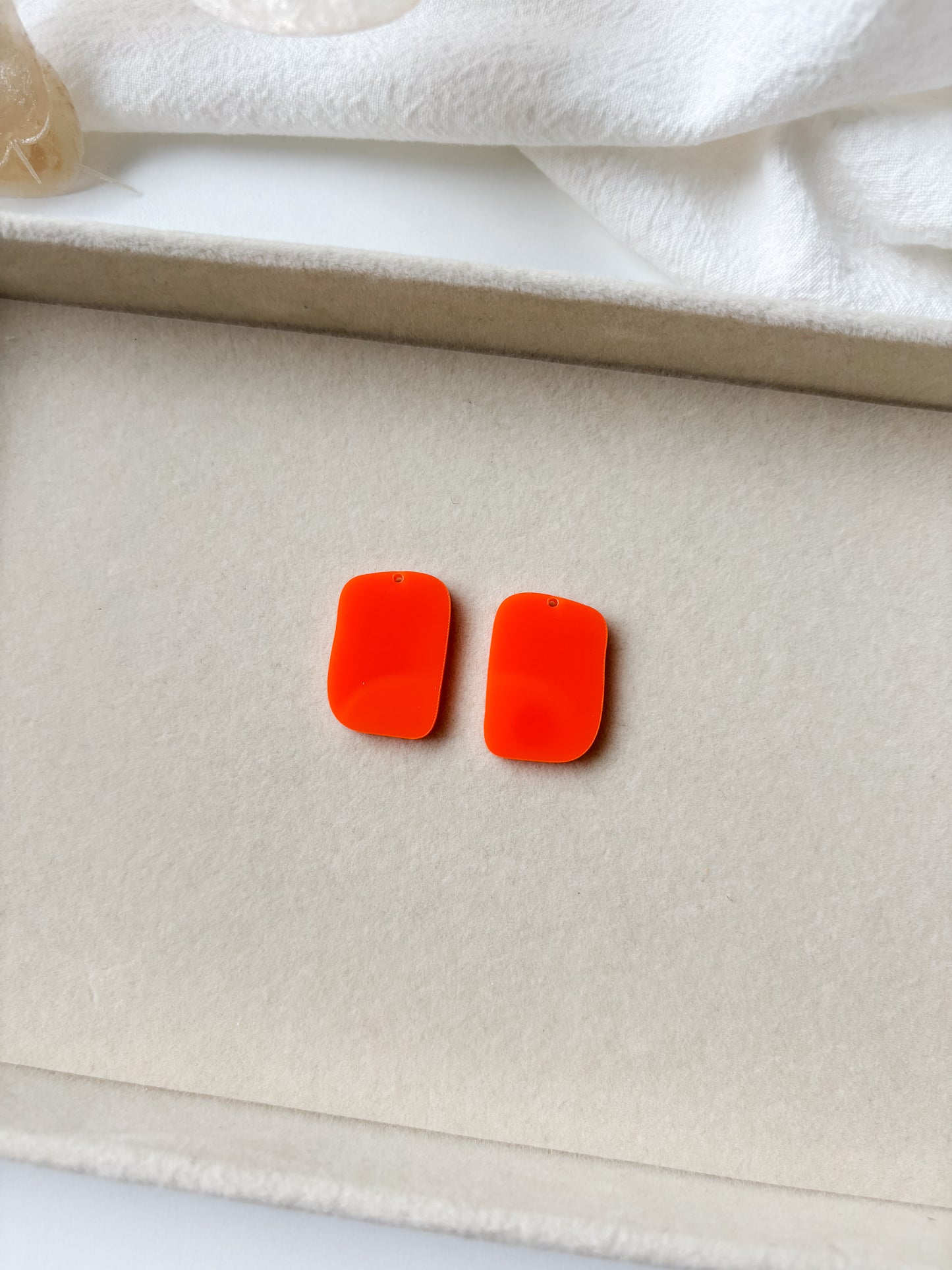 Pendant orange 25mm