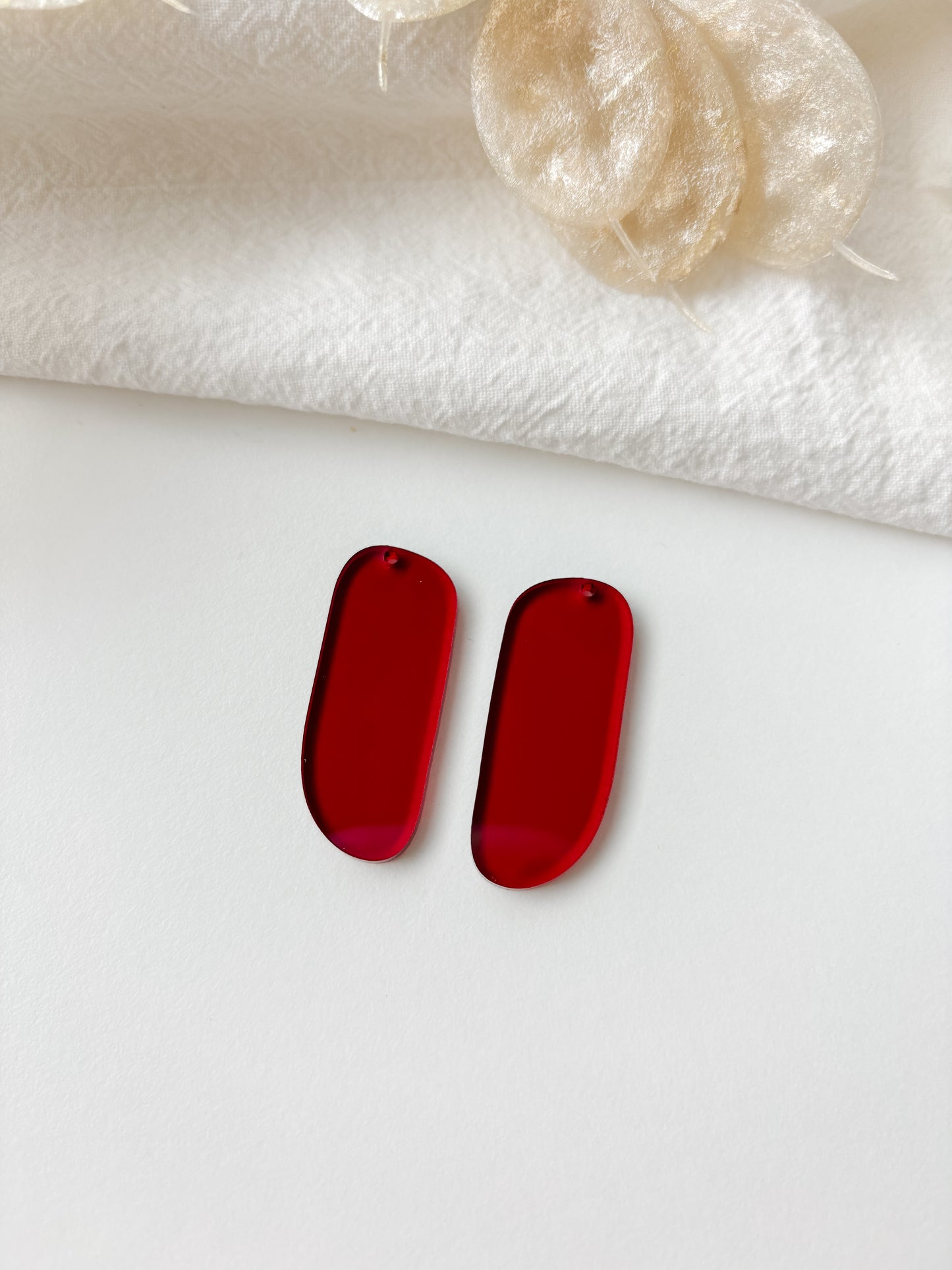 Pendant red transparent 40mm