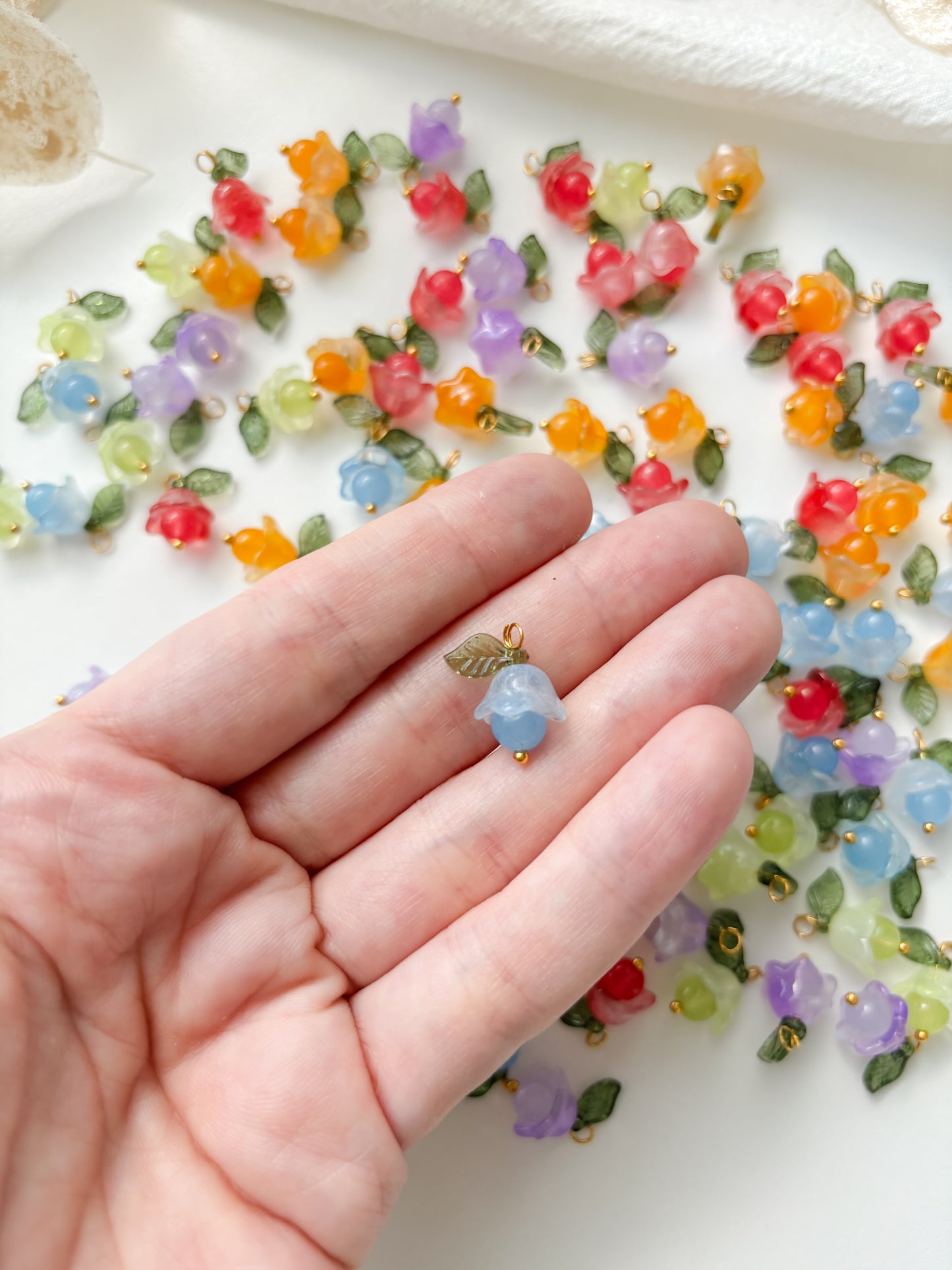 Glass pendant flower 17x14x10mm, 10pcs