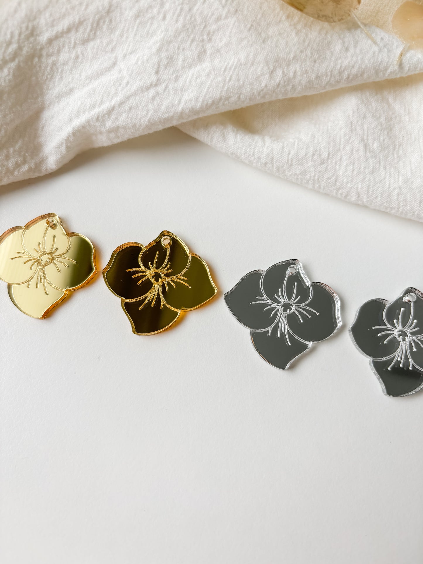 Pendant flower 30x30mm, 1 pair