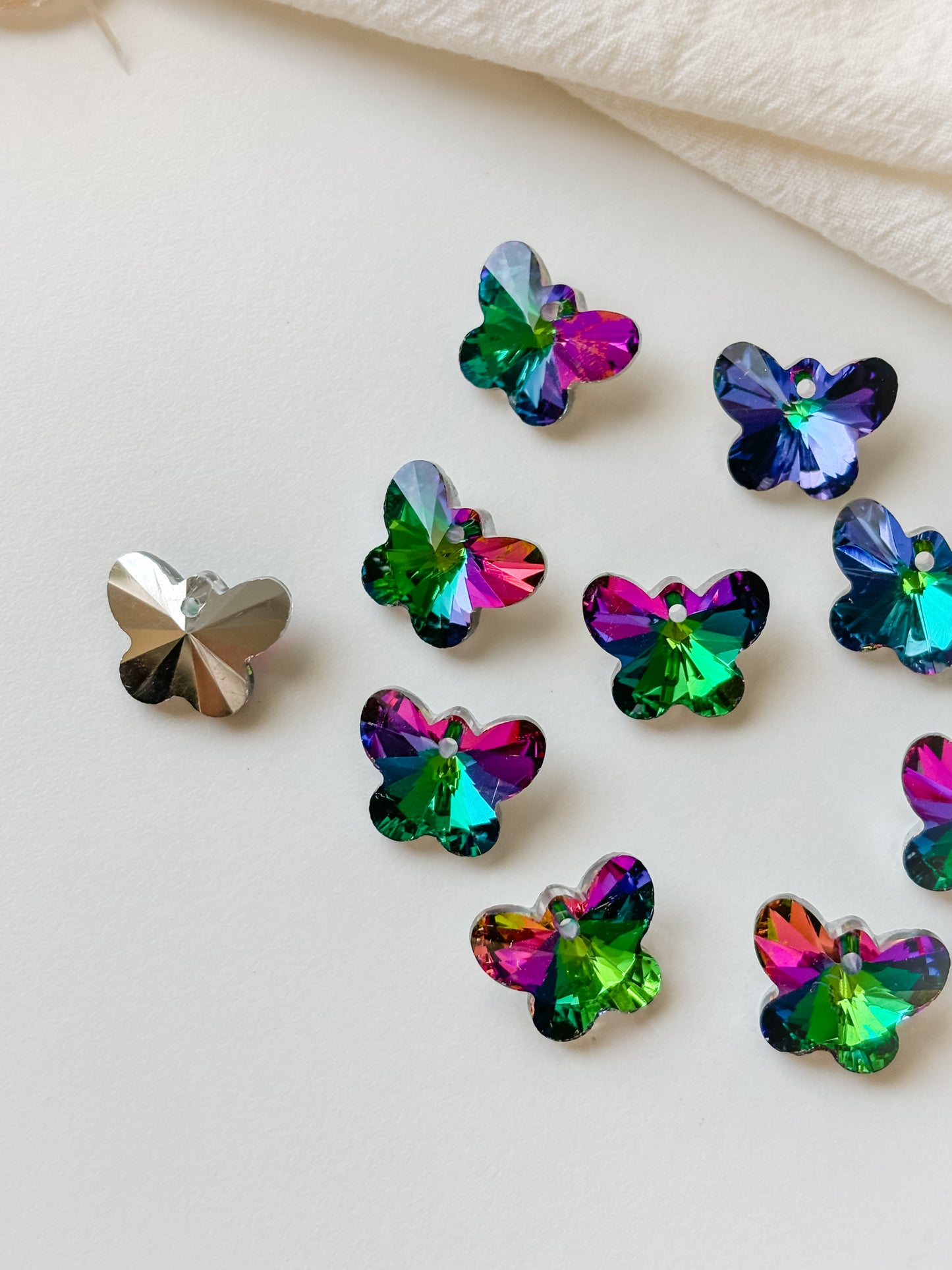 Glass pendant butterfly 14x17.5x9mm, 1pc