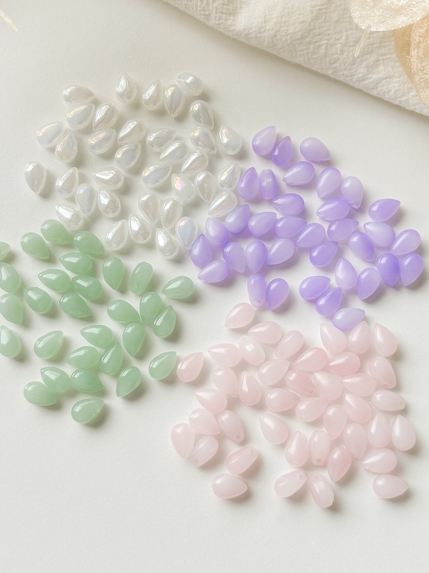 Glass pendant drop 9x6x6mm, 10 pcs