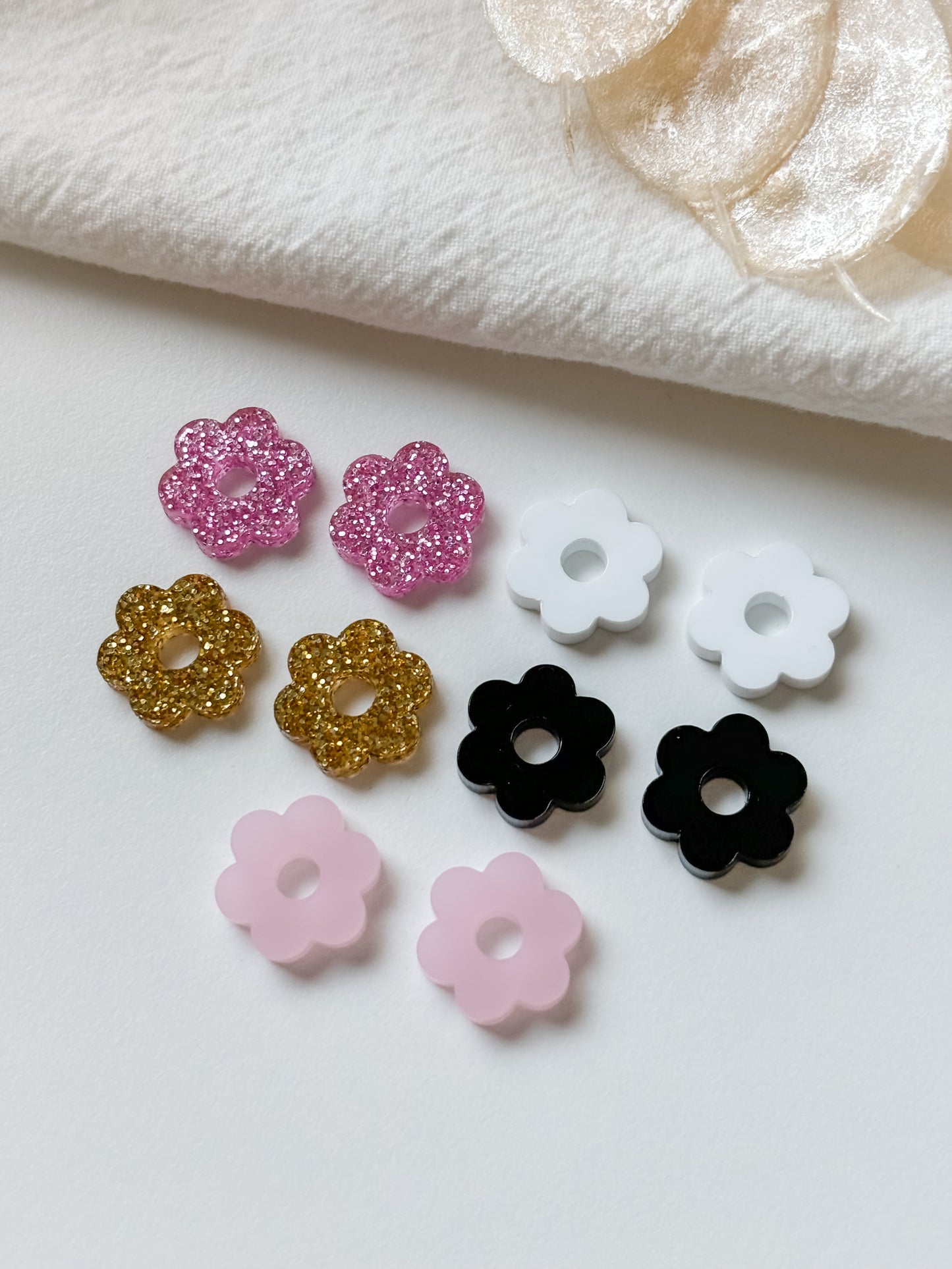 Pendant flower 16mm, 6pcs