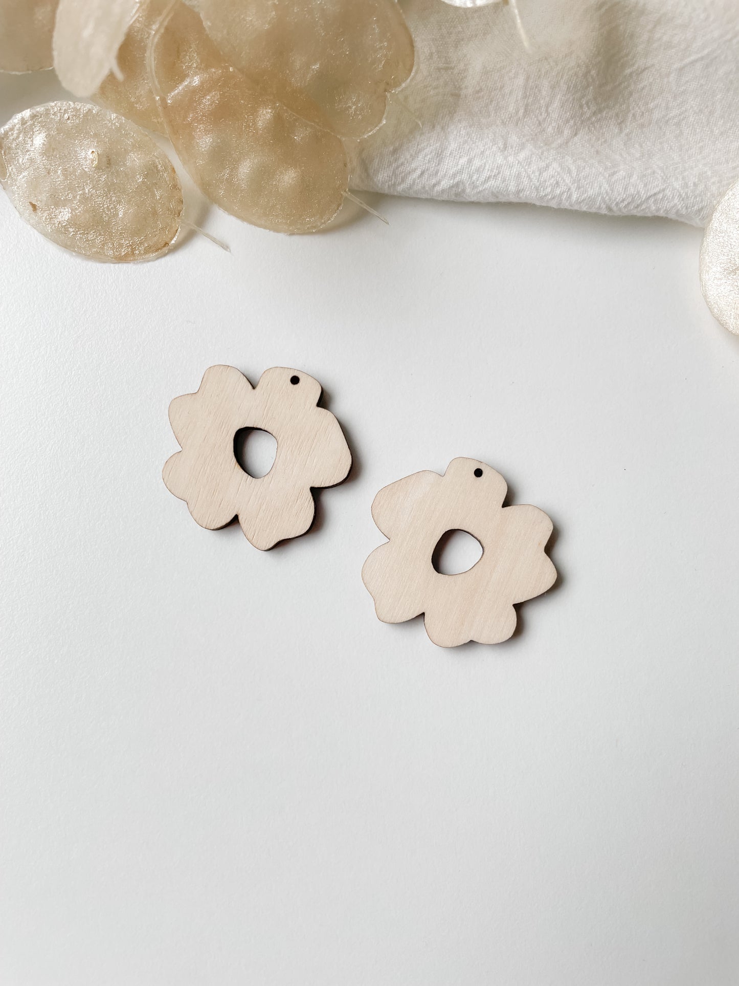 Pendant flower birch plywood 35mm, 1 pair, m133