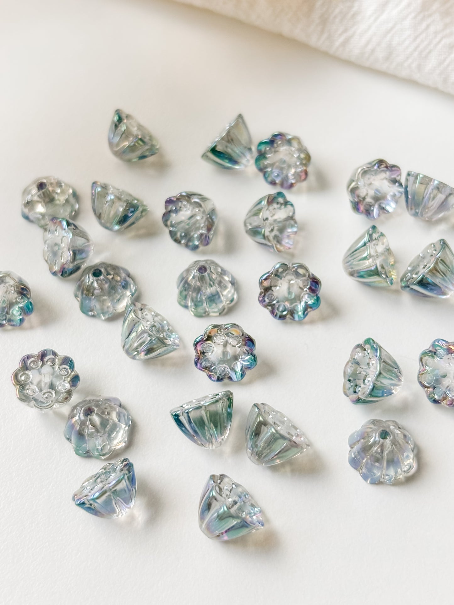 Glass bead flower 11x10.5x8mm, 6pcs