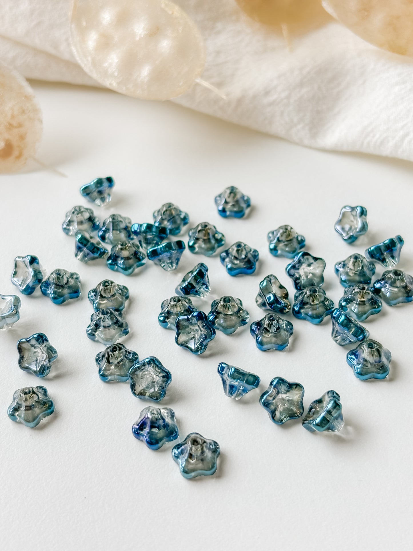 Glass bead flower 8.5x8x5.5mm, 6pcs