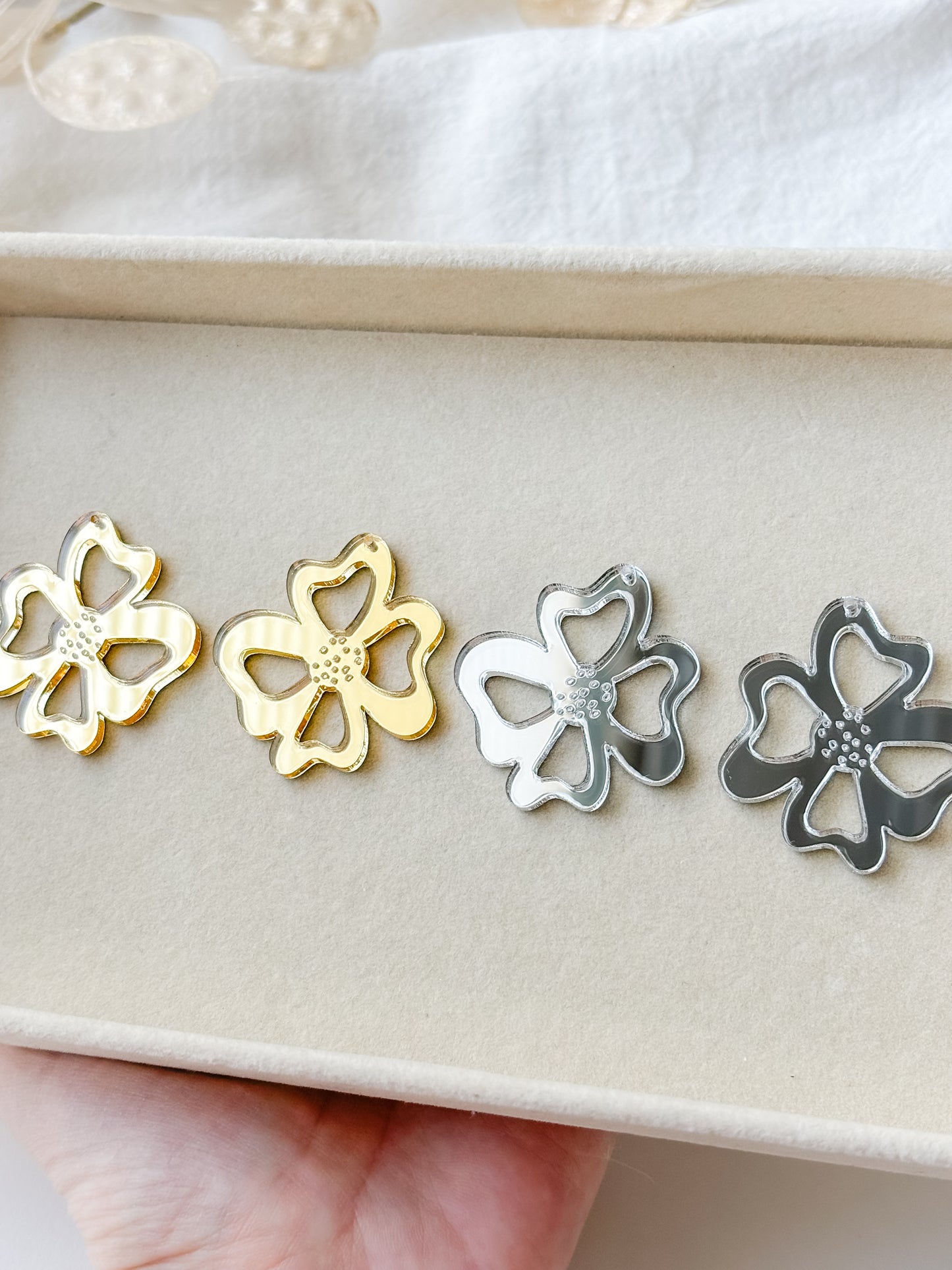 Pendant flower, 1 pair
