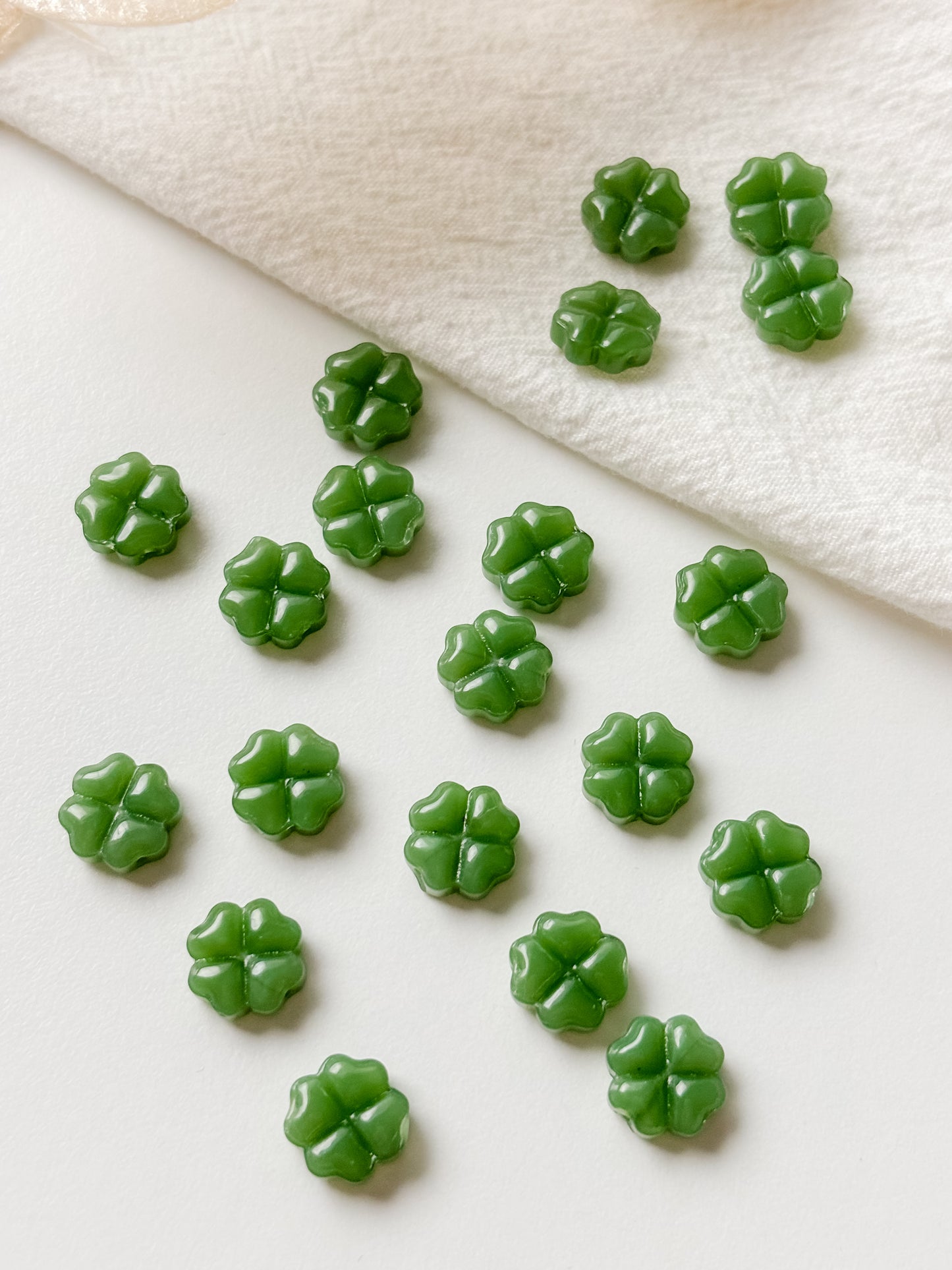 Glass bead, 10x10x5mm, 6pcs