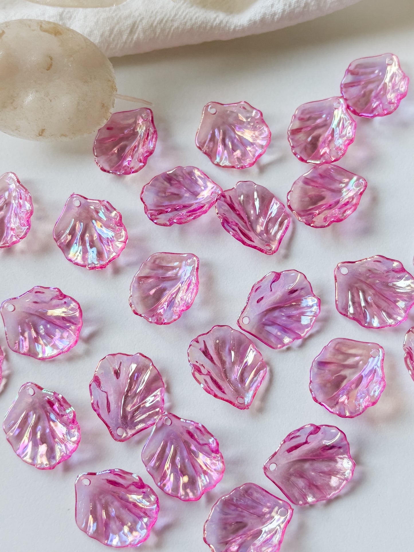 Riipus lehti 17x15x4mm, 10kpl