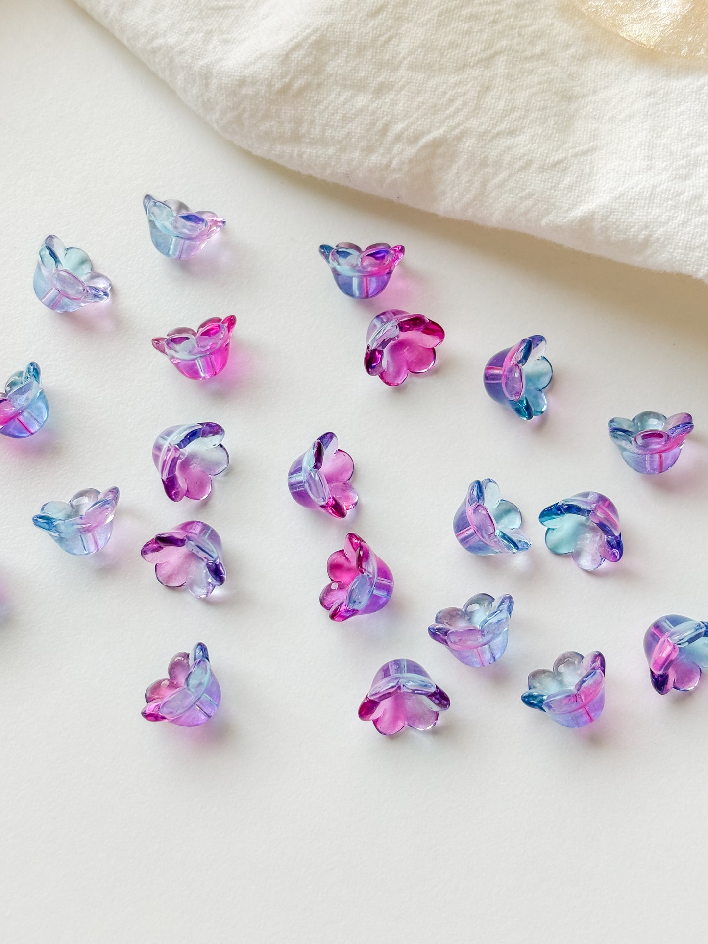 Glass bead flower 12x8mm, 10pcs