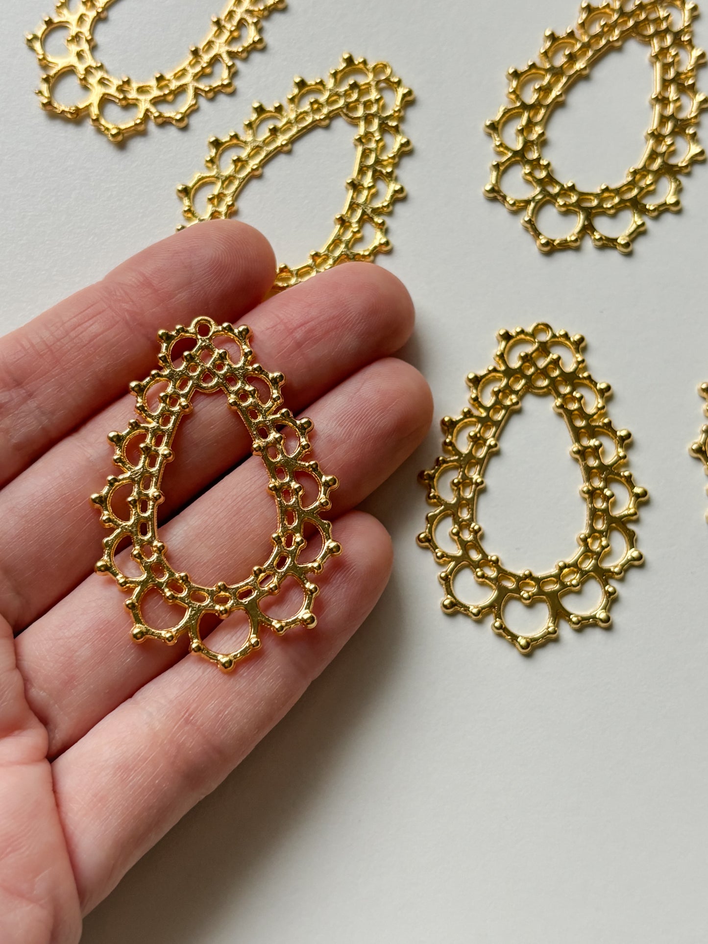 Pendant drop 48x32x1.5mm, 6pcs