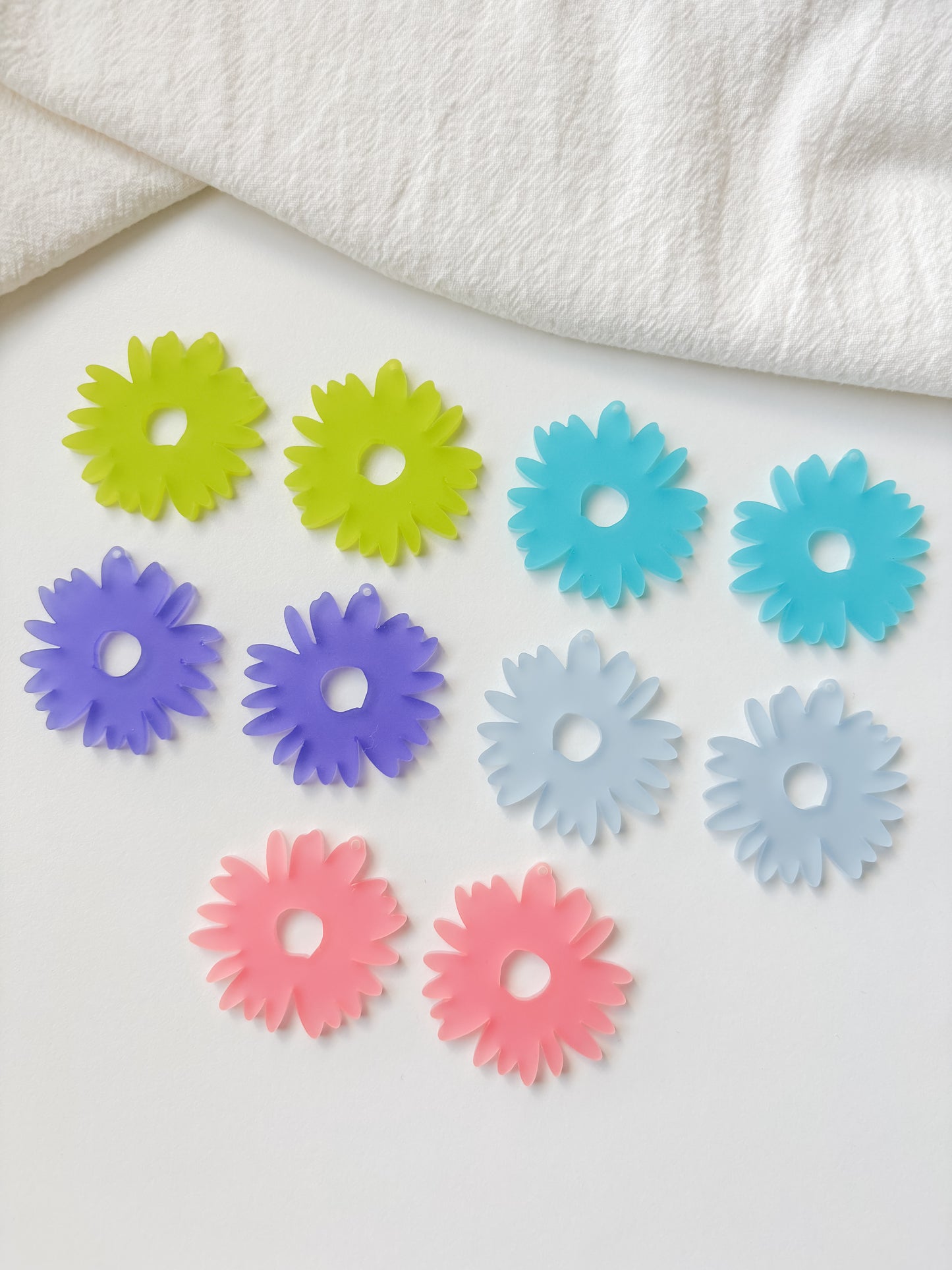 Pendant flower 40mm, 1 pair