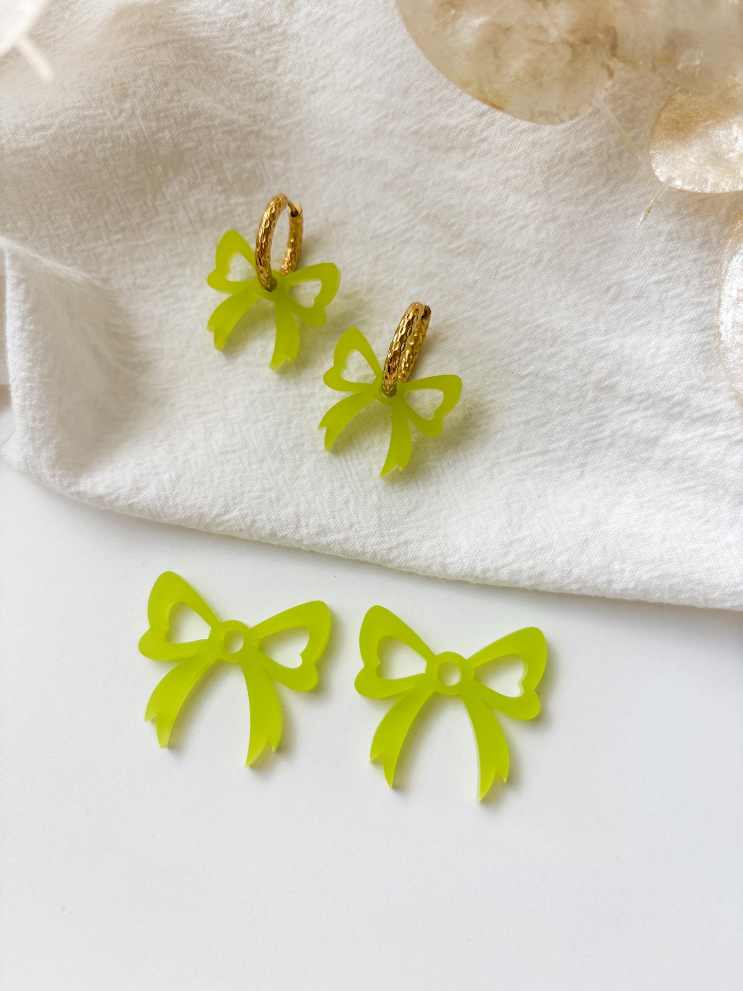 Pendant bow, green, satin, 1 pair