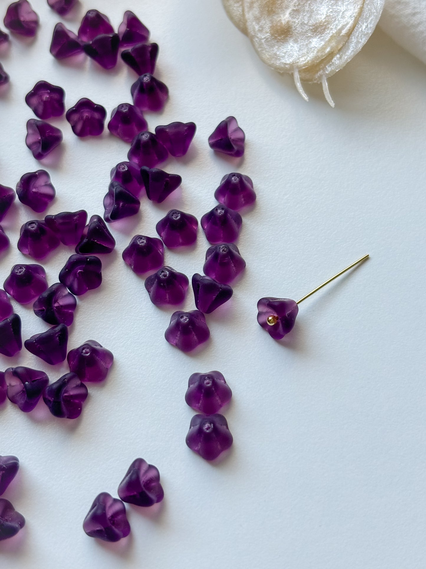 Glass bead flower 6x8mm, Czech glass bead