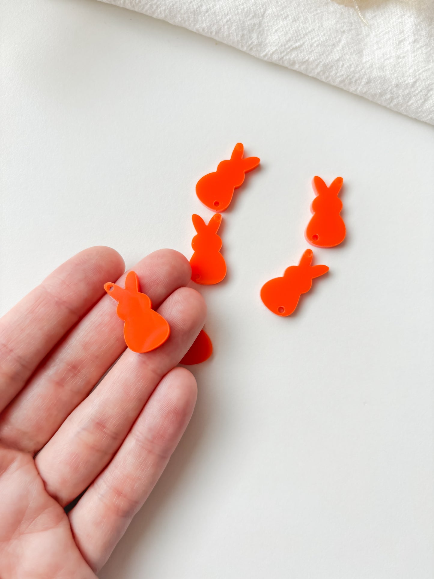 Hängset bunny orange 65mm