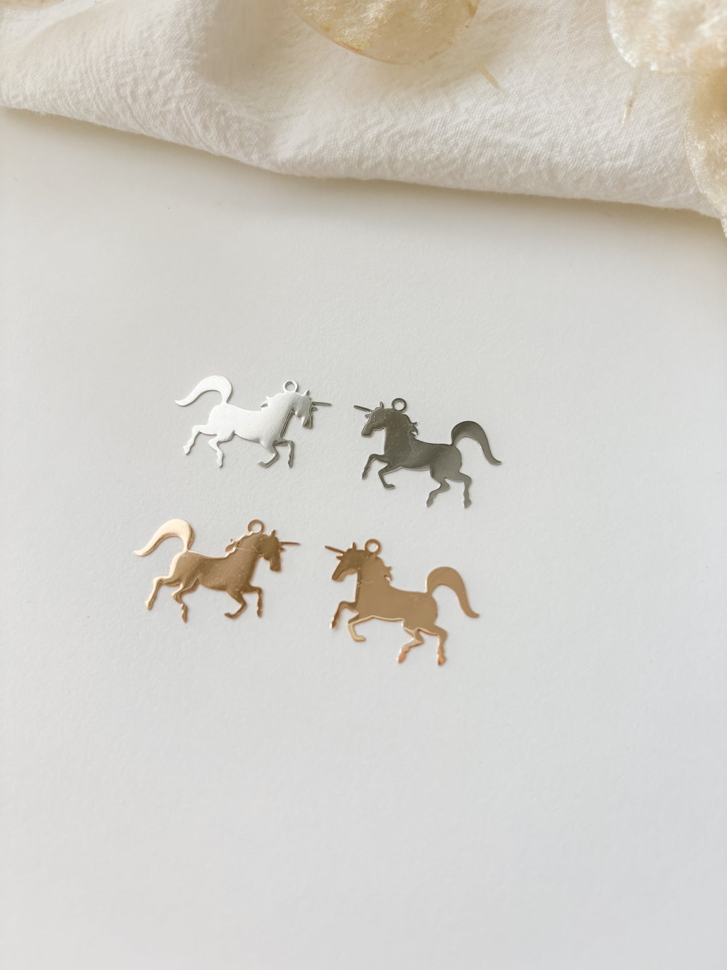 Pendant unicorn 14.5x23x0.3mm, 1pc