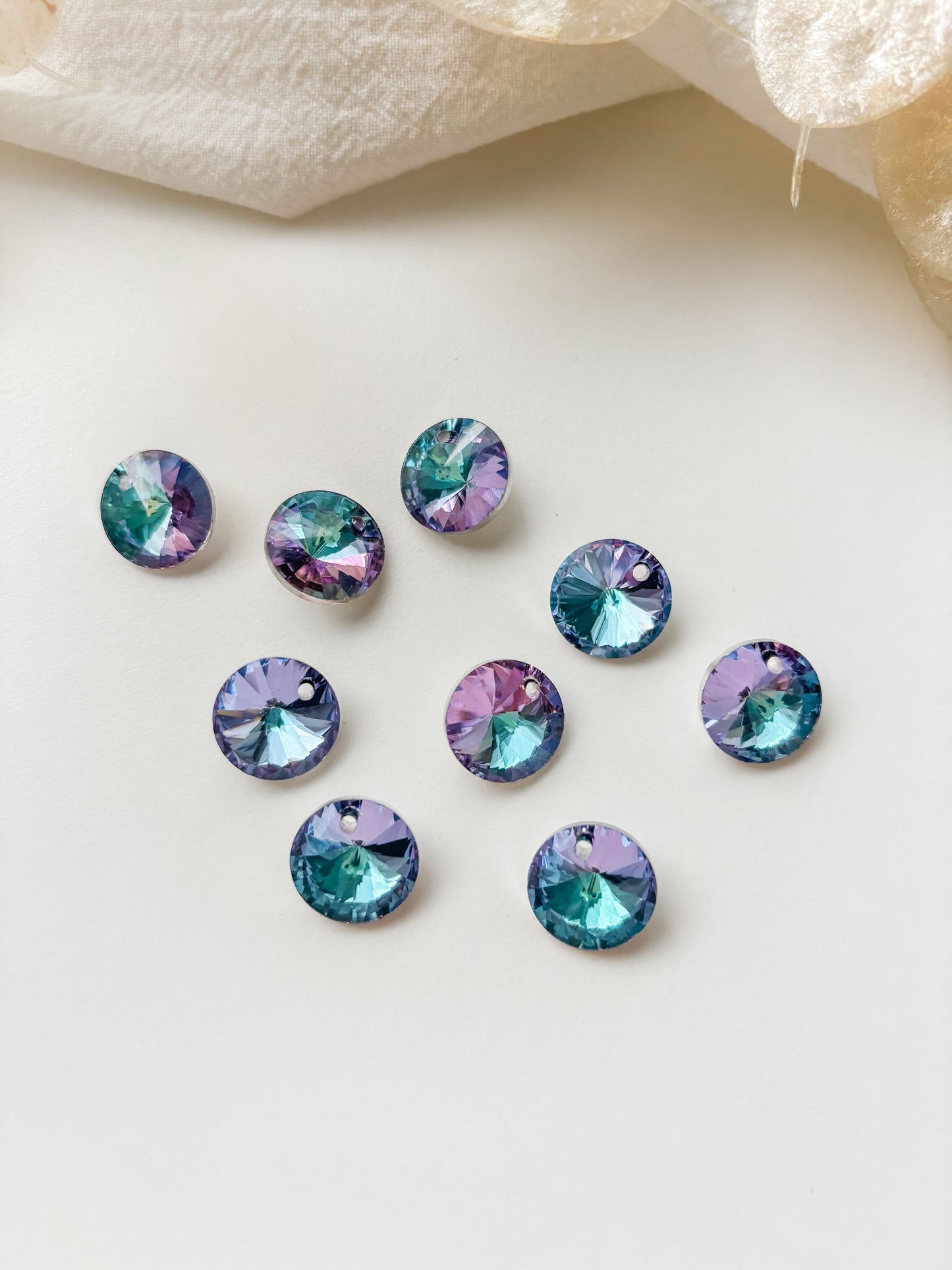 Glass pendant circle 14x7mm, 6pcs