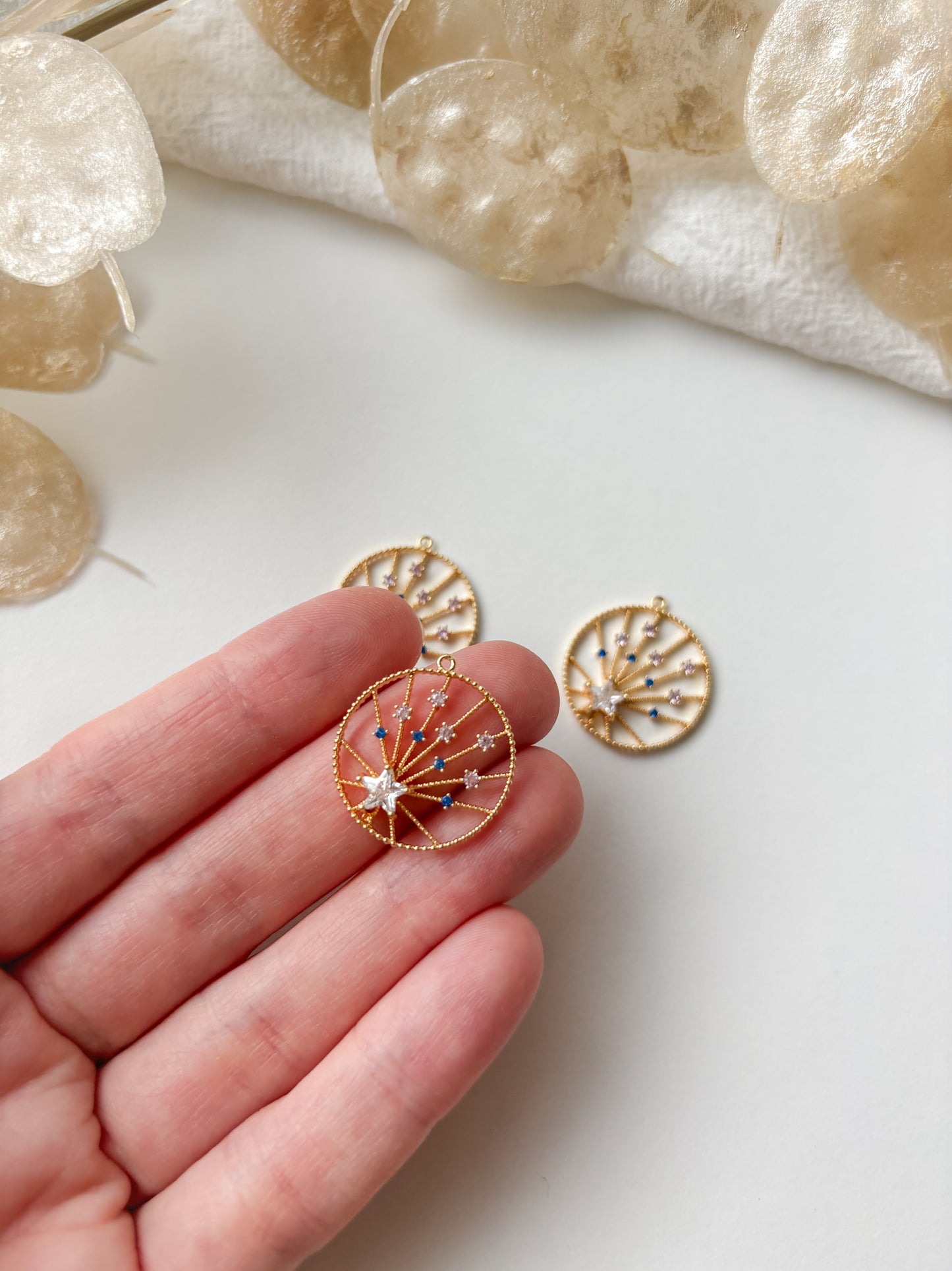 Hängcirkel 22,5x20,5x2mm, 1 st